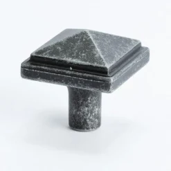Berenson Rhapsody Knob