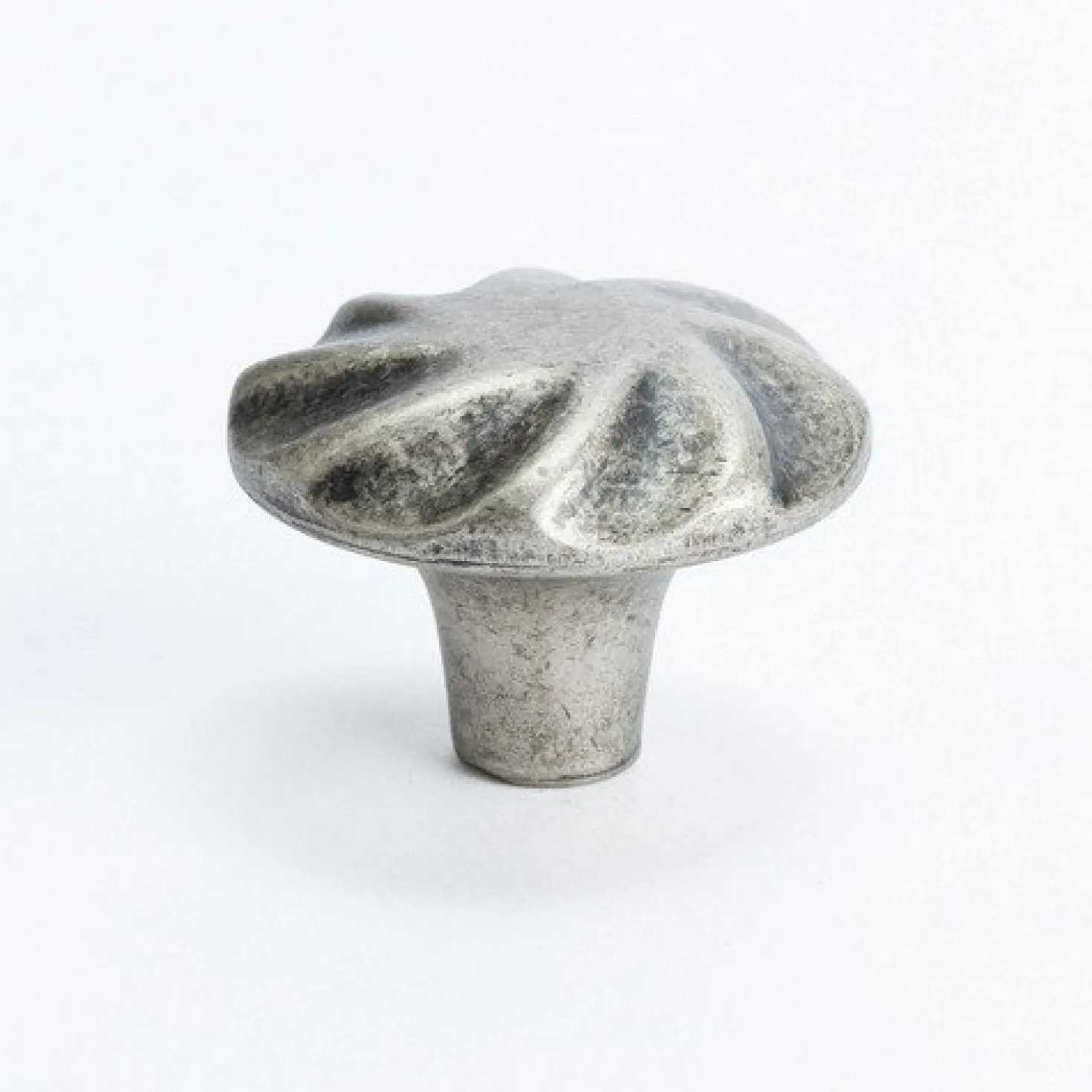 Berenson Rhapsody Knob