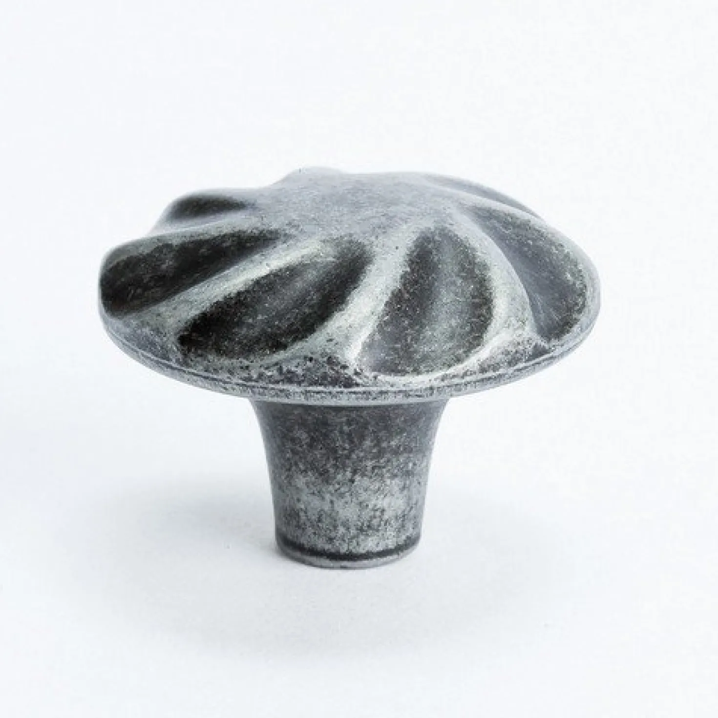 Berenson Rhapsody Knob