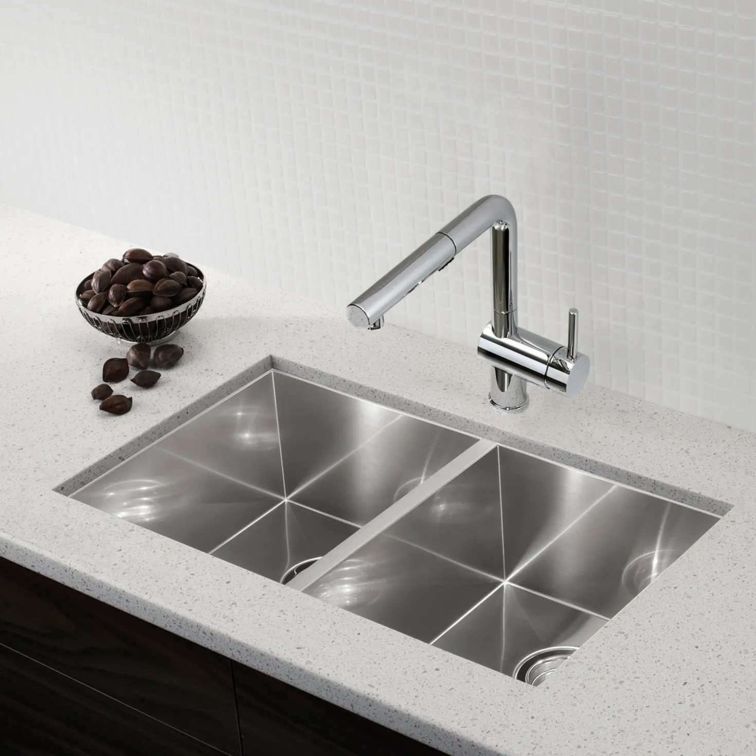 BLANCO 32" Quatrus Zero Radius Equal Double Bowl Kitchen Sink