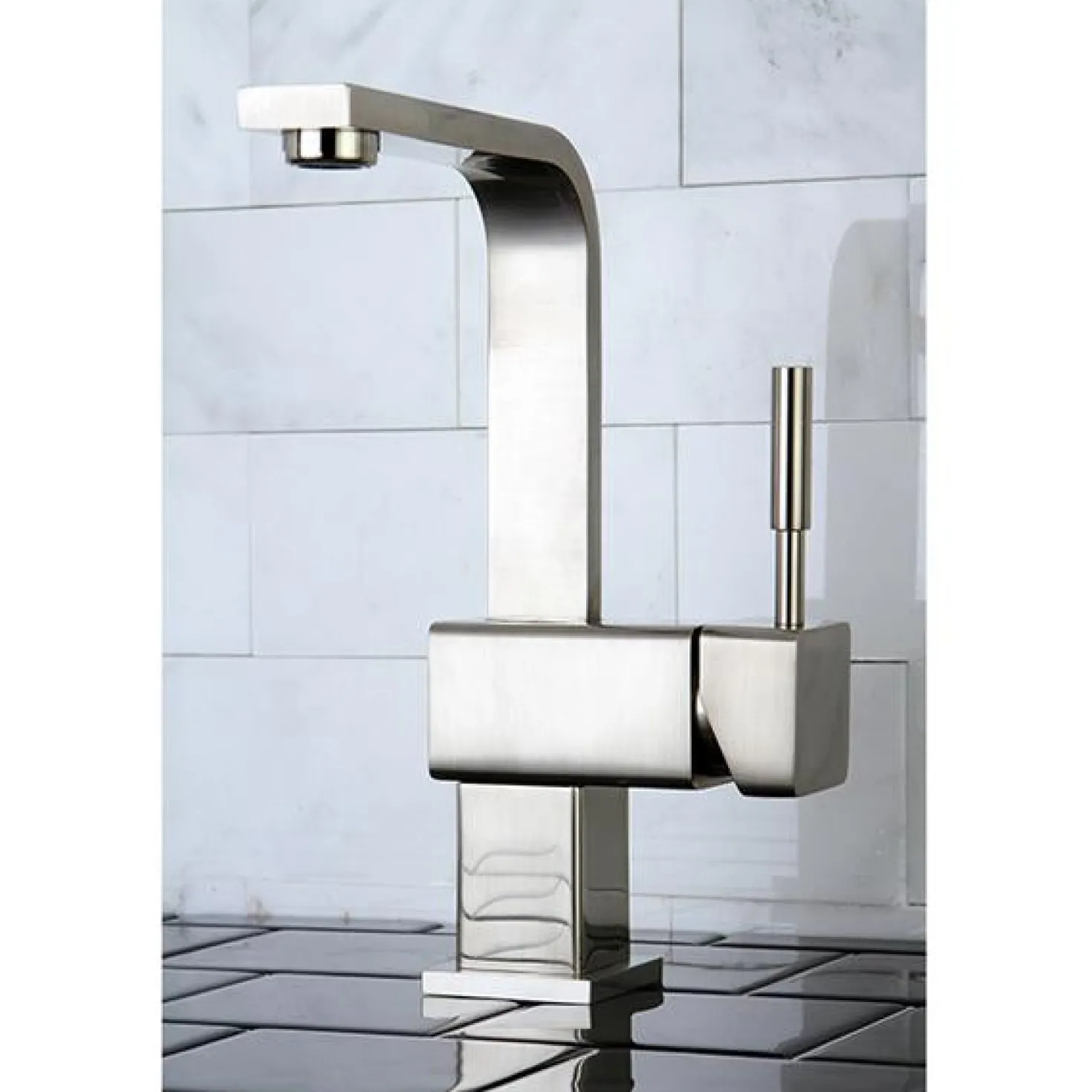 Kingston Brass Concord Single Handle Mono Deck Lavatory Faucet with Push-up Drain