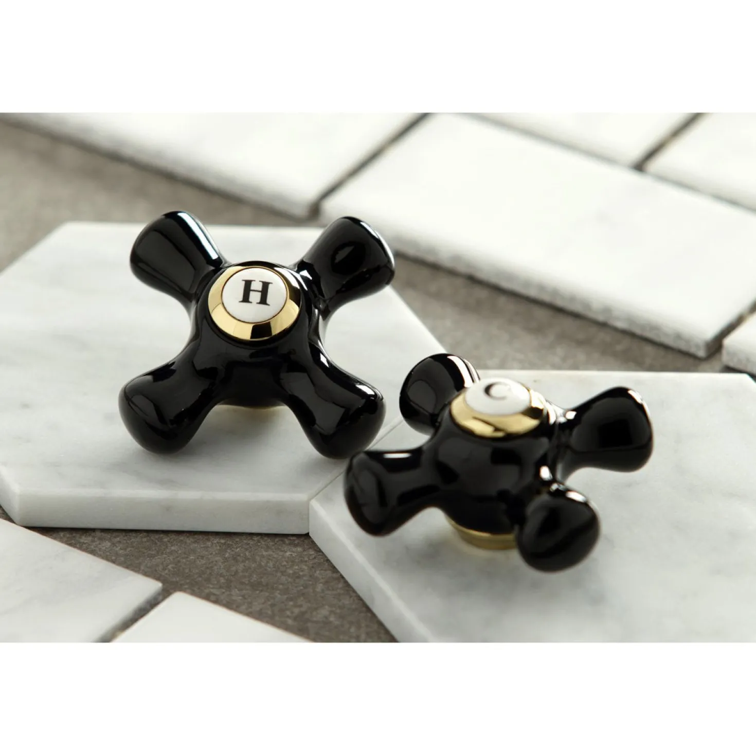 Kingston Brass Duchess 4-Inch Centerset 3-Hole Deck Mount Bathroom Faucet