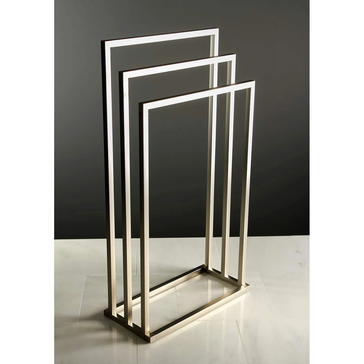 Kingston Brass Edenscape 3-Tier Pedestal Towel Rack