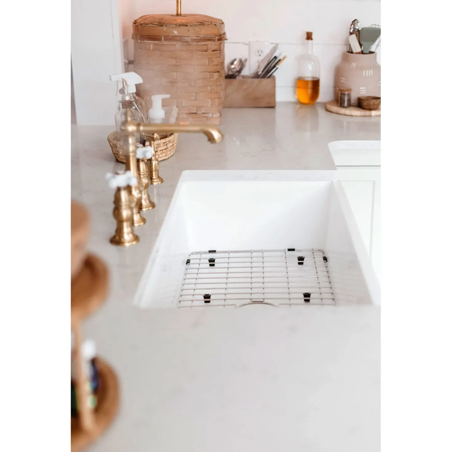 Kingston Brass English Country 8" Bridge 4-Hole Kitchen Faucet with Sprayer