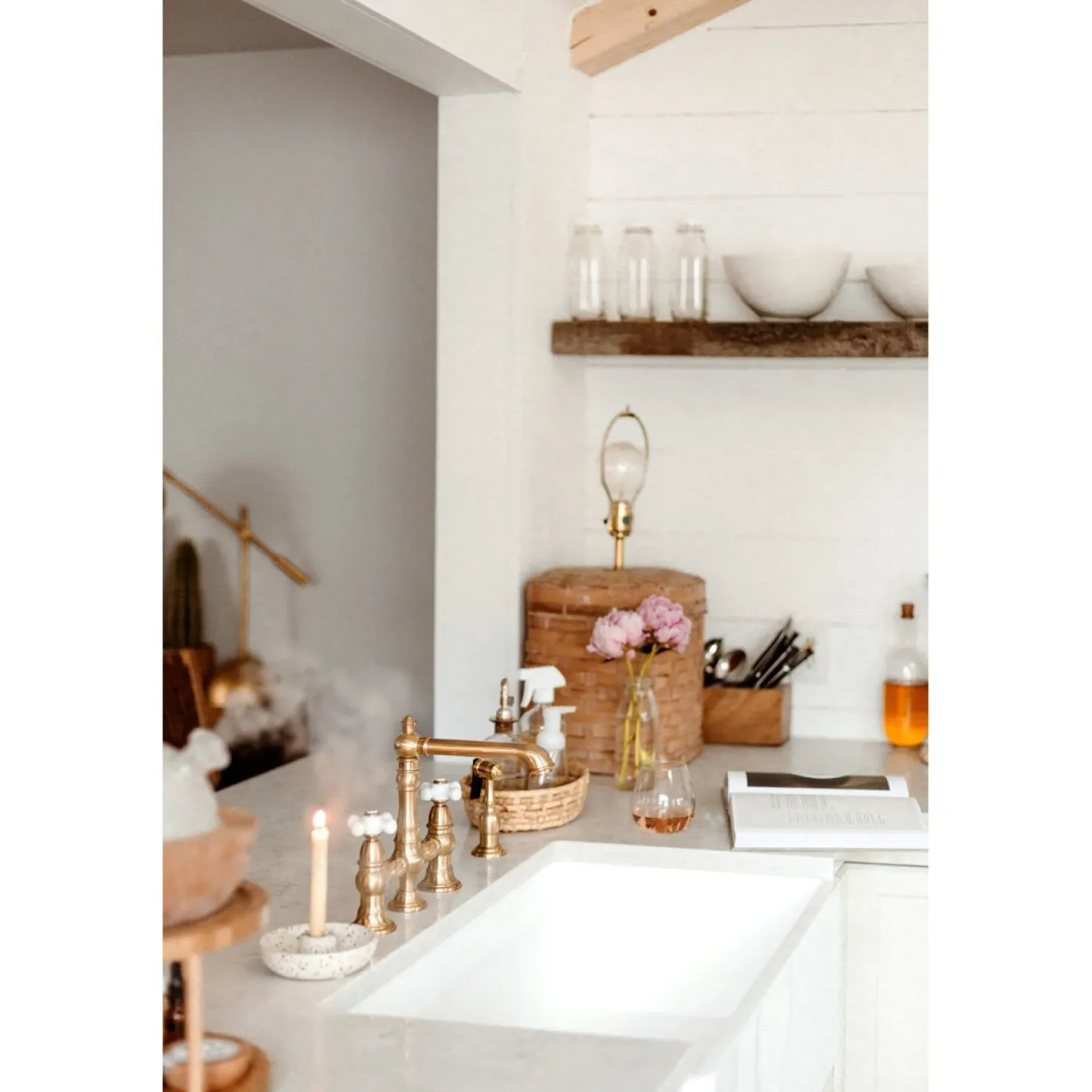 Kingston Brass English Country 8" Bridge 4-Hole Kitchen Faucet with Sprayer