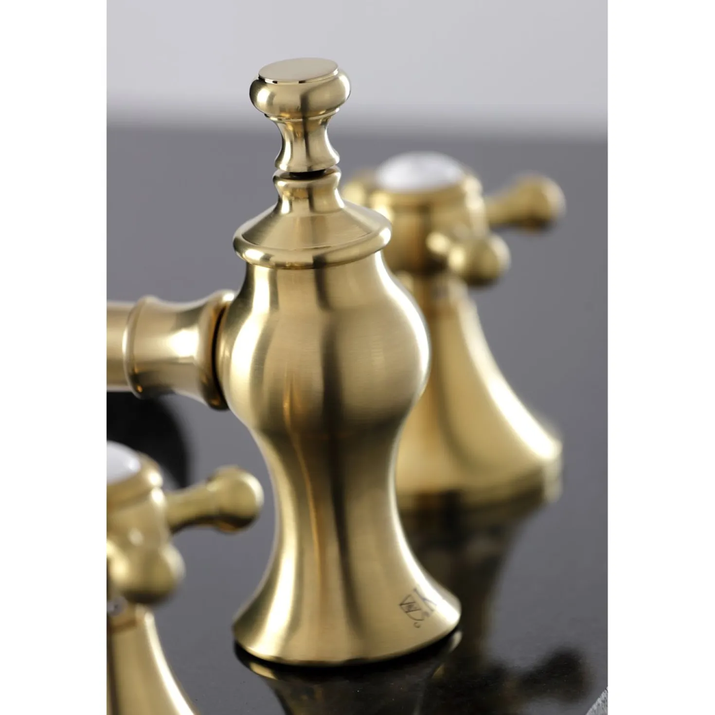 Kingston Brass English Country 8" Widespread Bathroom Faucet