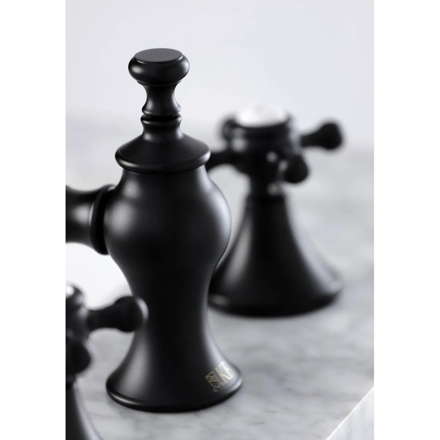 Kingston Brass English Country 8" Widespread Bathroom Faucet