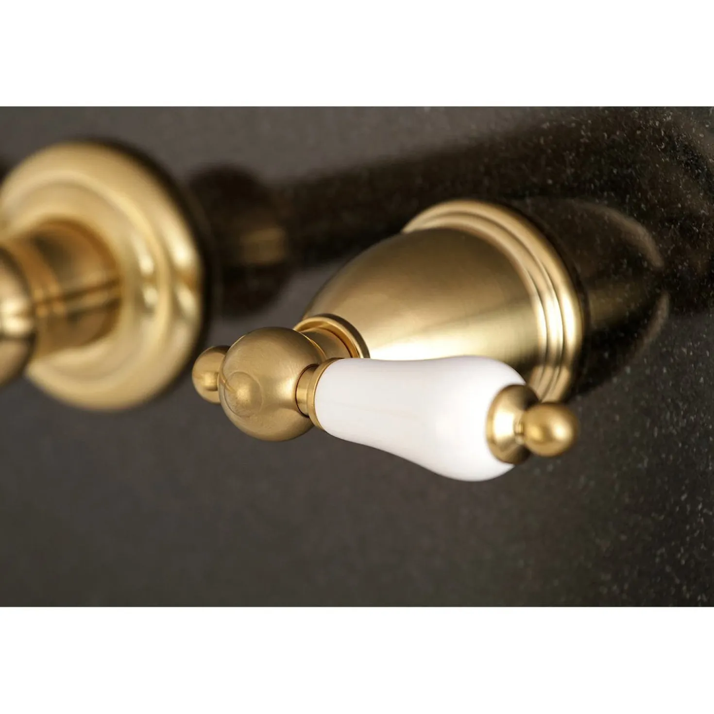 Kingston Brass English Vintage 2-Handle Wall Mount Roman Tub Faucet