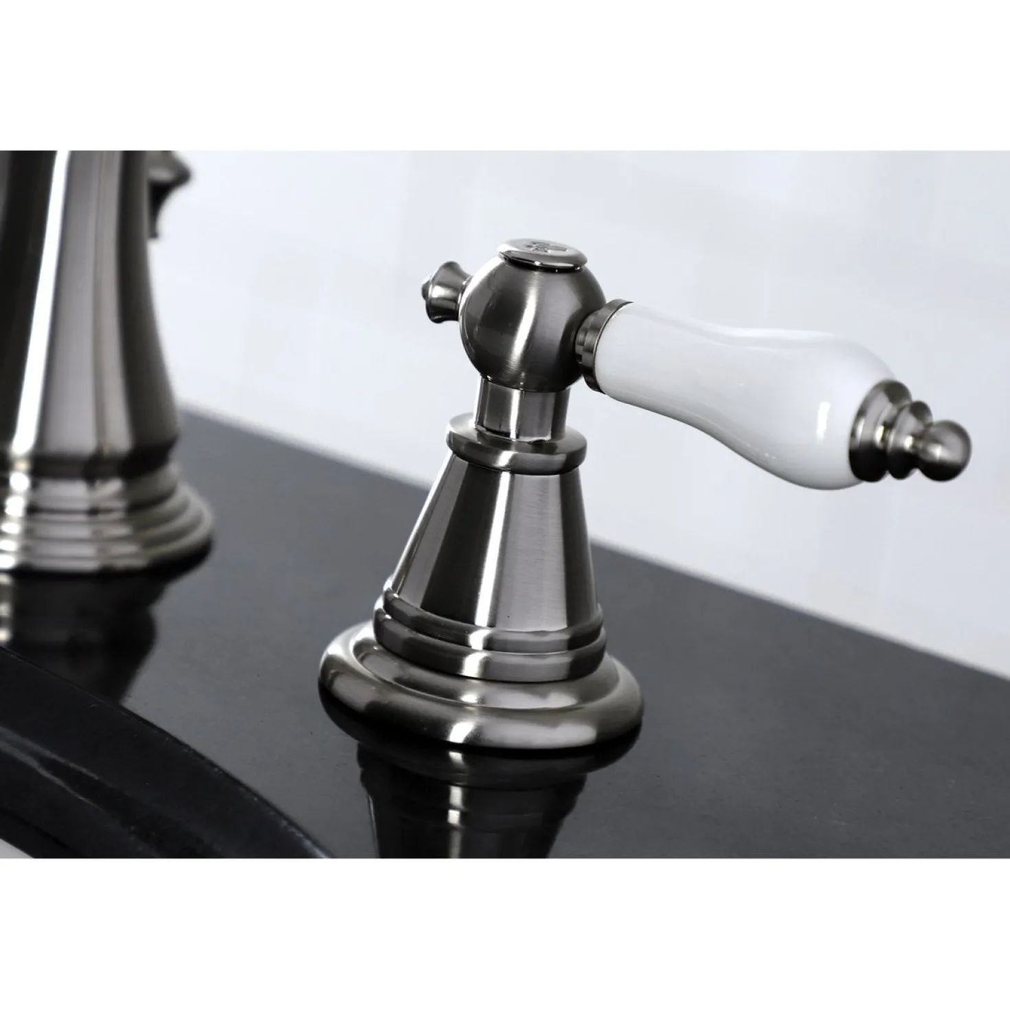 Kingston Brass Fauceture English Classic 3-Hole Widespread Bathroom Faucet