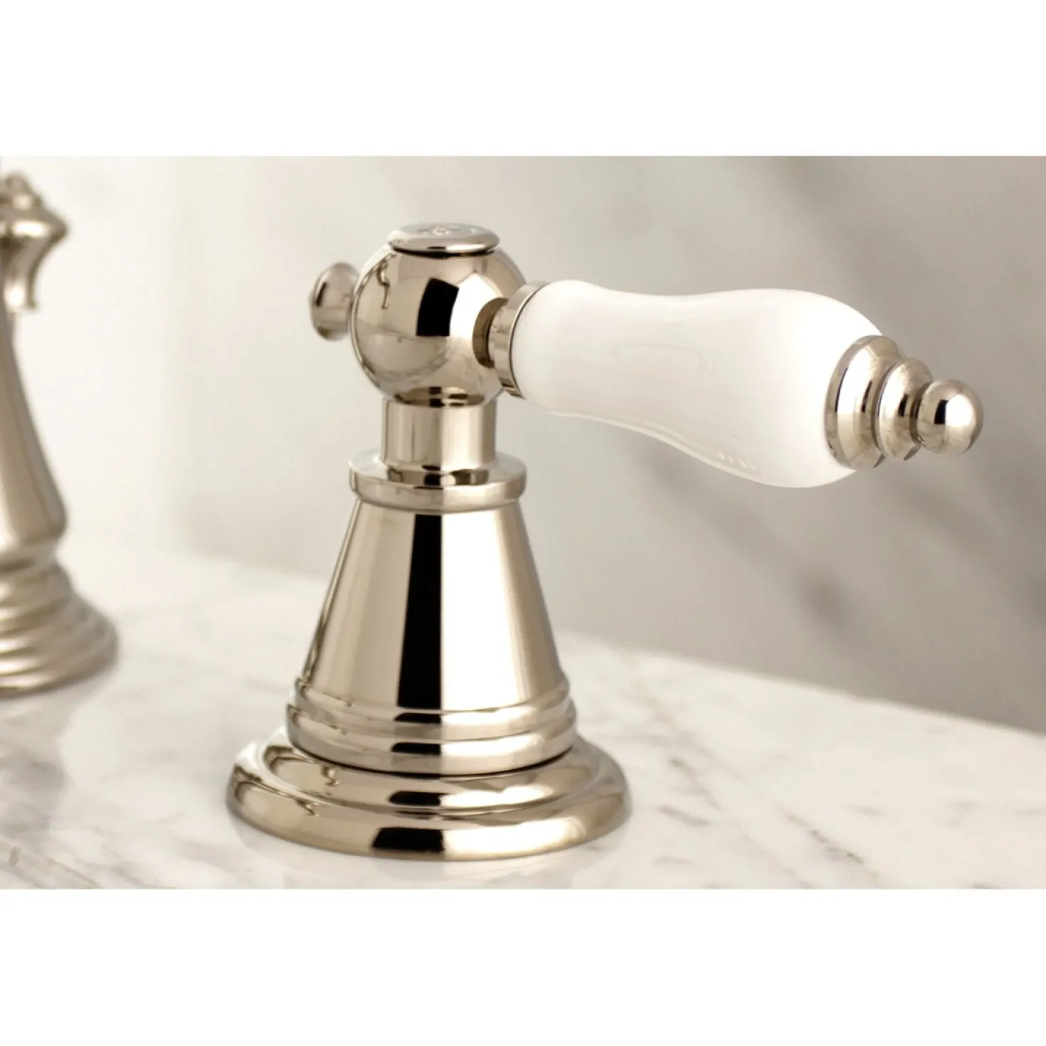 Kingston Brass Fauceture English Classic 3-Hole Widespread Bathroom Faucet