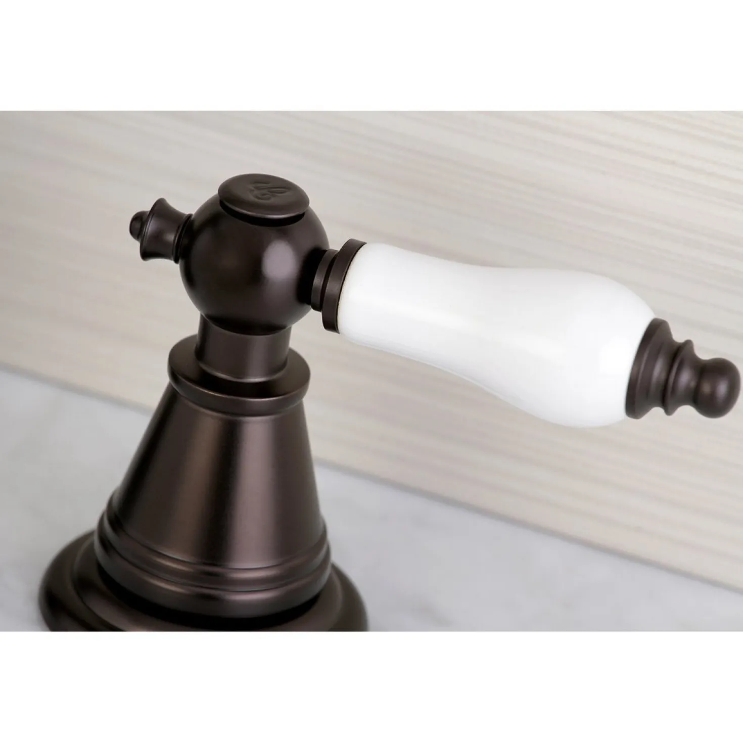 Kingston Brass Fauceture English Classic 3-Hole Widespread Bathroom Faucet
