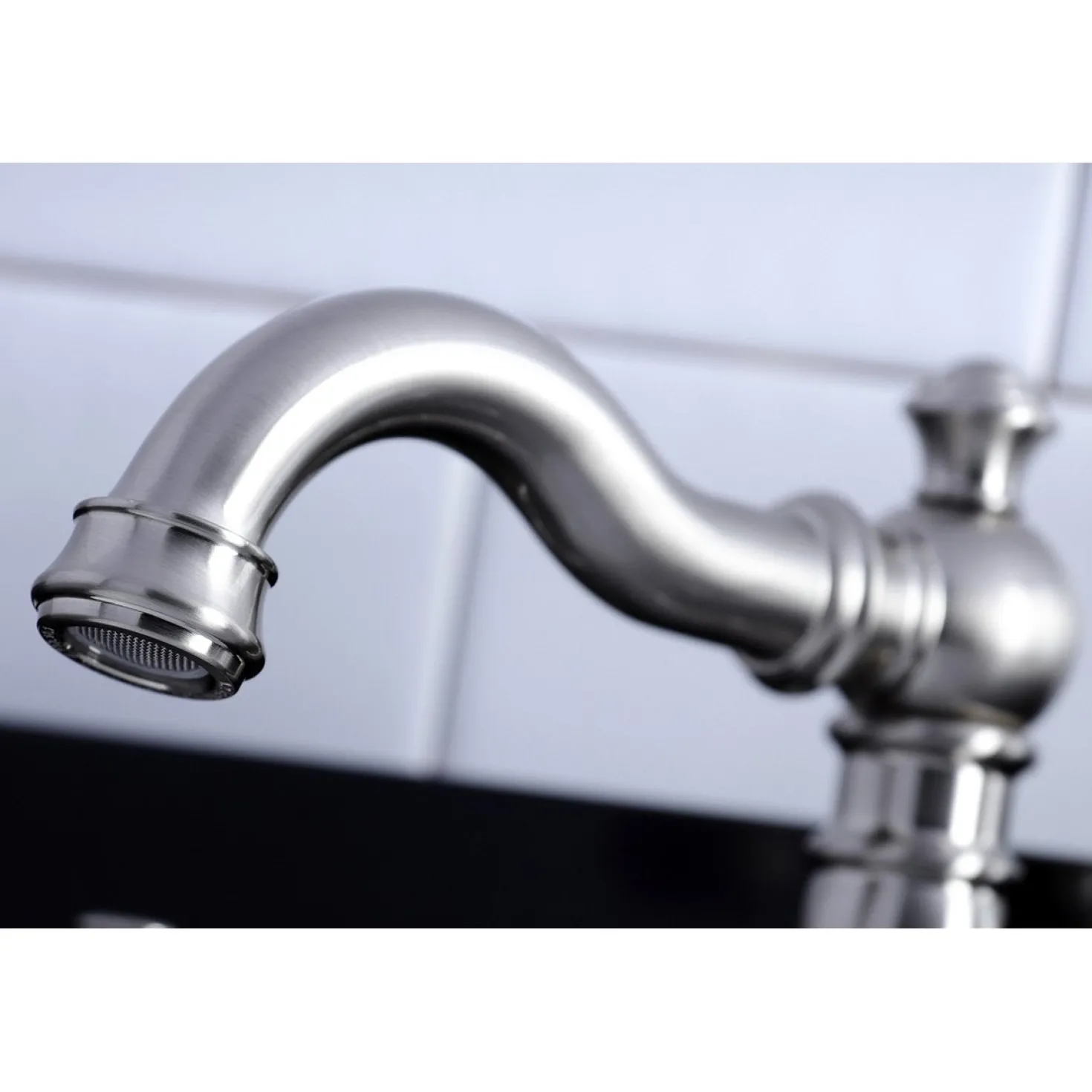 Kingston Brass Fauceture English Classic 3-Hole Widespread Bathroom Faucet