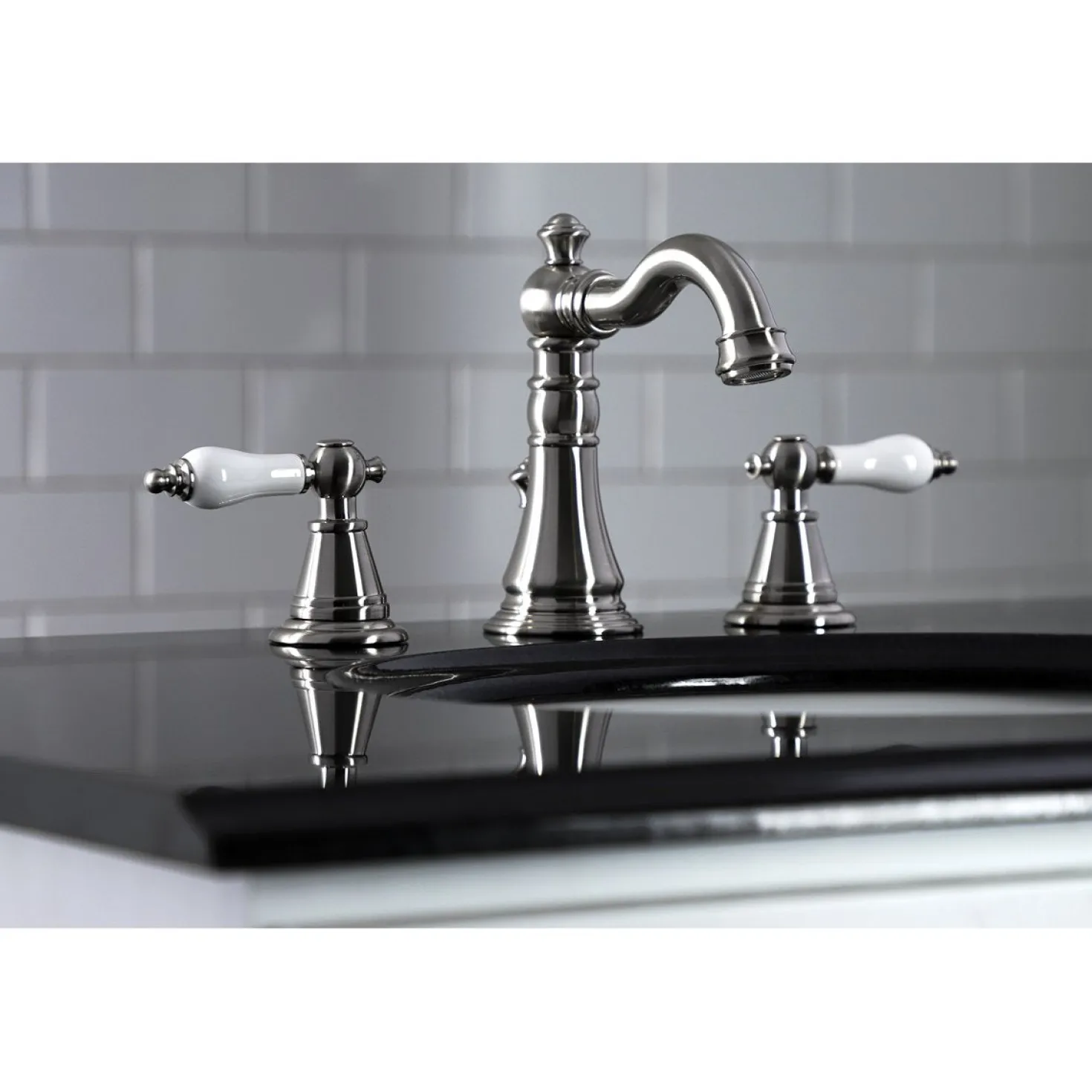 Kingston Brass Fauceture English Classic 3-Hole Widespread Bathroom Faucet