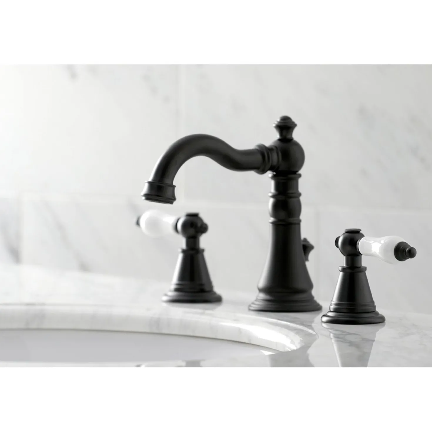 Kingston Brass Fauceture English Classic 3-Hole Widespread Bathroom Faucet