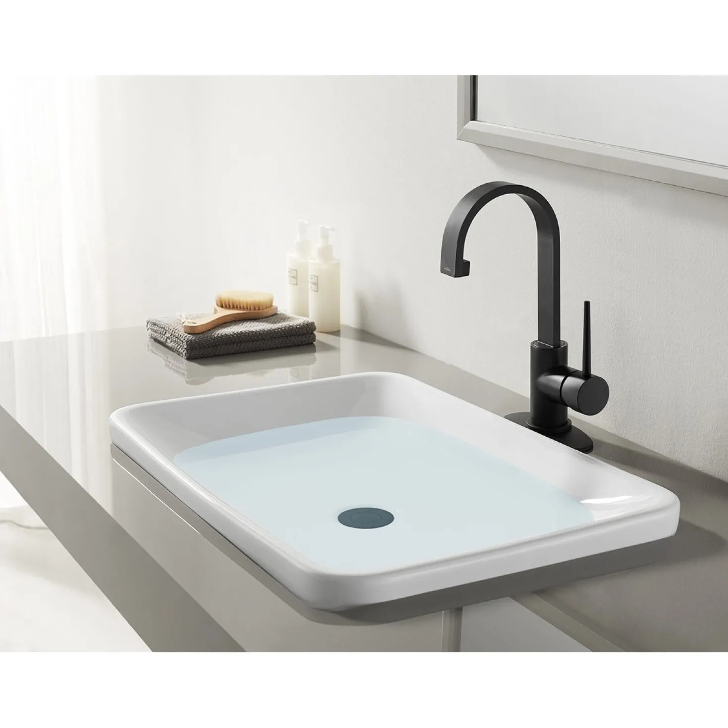 Kingston Brass Fauceture New York Single-Handle Bathroom Faucet Drain