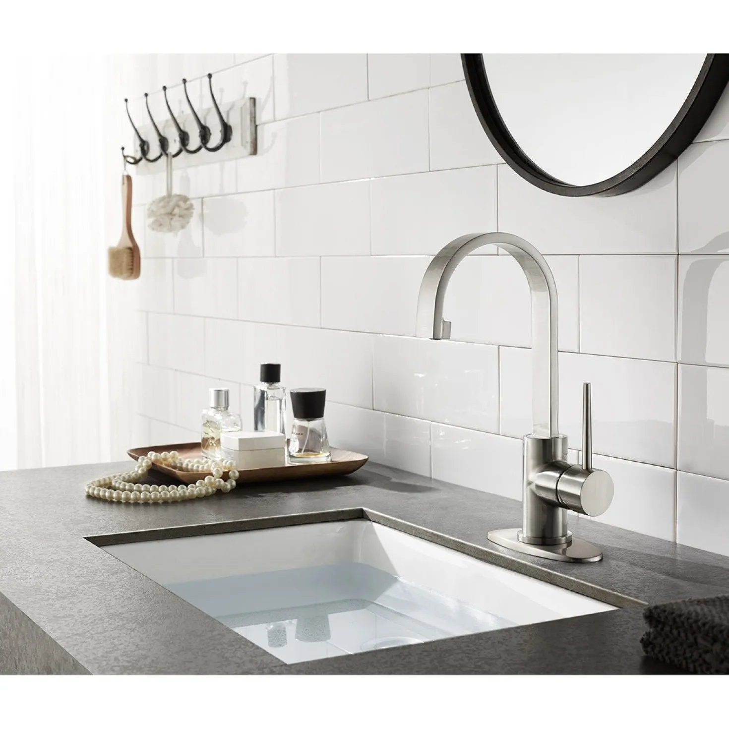 Kingston Brass Fauceture New York Single-Handle Bathroom Faucet Drain