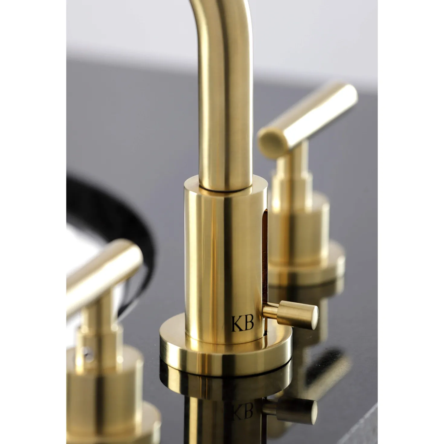 Kingston Brass FSC895XCML-P Manhattan Widespread Bathroom Faucet with Brass Pop-Up