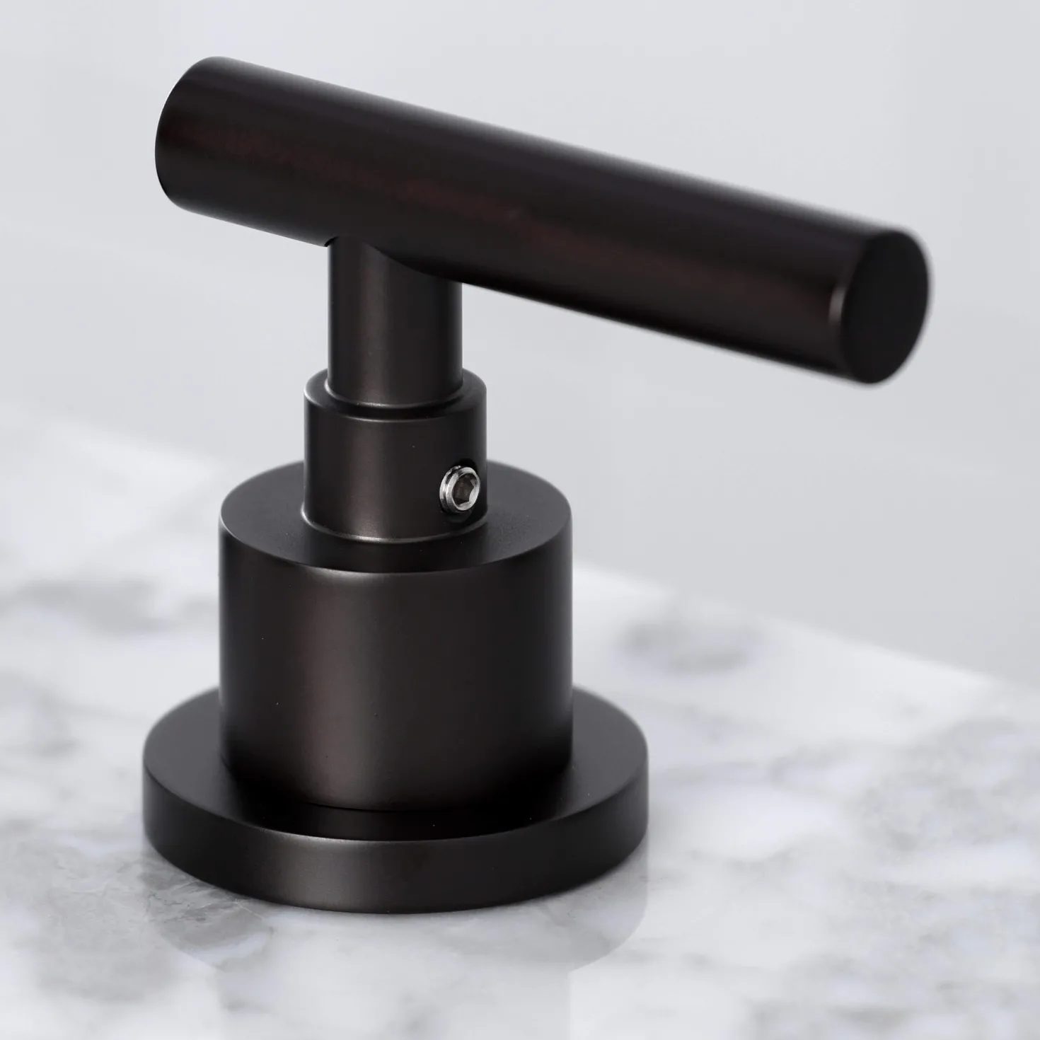 Kingston Brass FSC892XCML-P Manhattan Widespread Bathroom Faucet with Brass Pop-Up