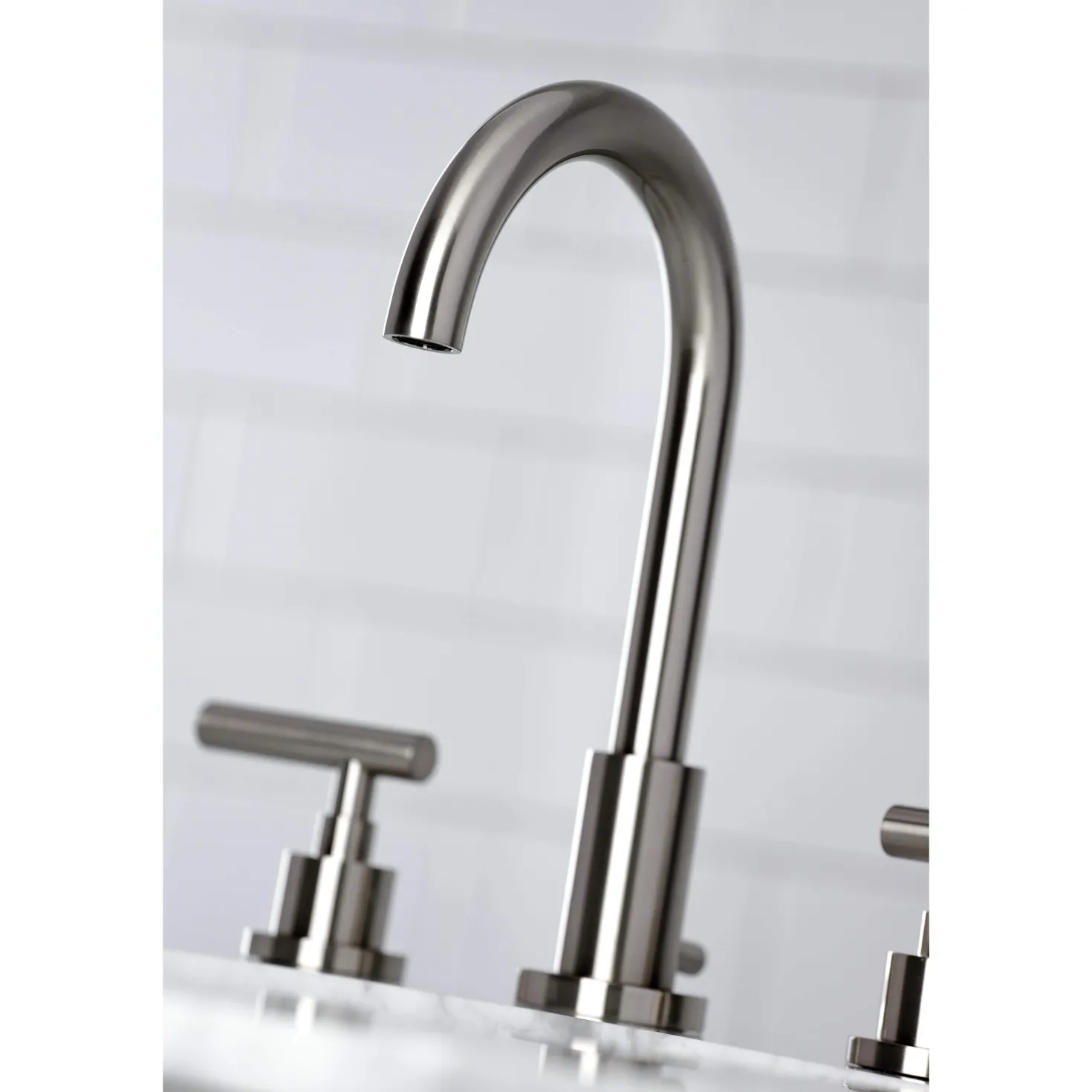 Kingston Brass FSC892XCML-P Manhattan Widespread Bathroom Faucet with Brass Pop-Up