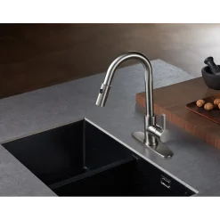 Kingston Brass Gourmetier Continental Single-Handle Single-Hole Pull-Down Kitchen Faucet