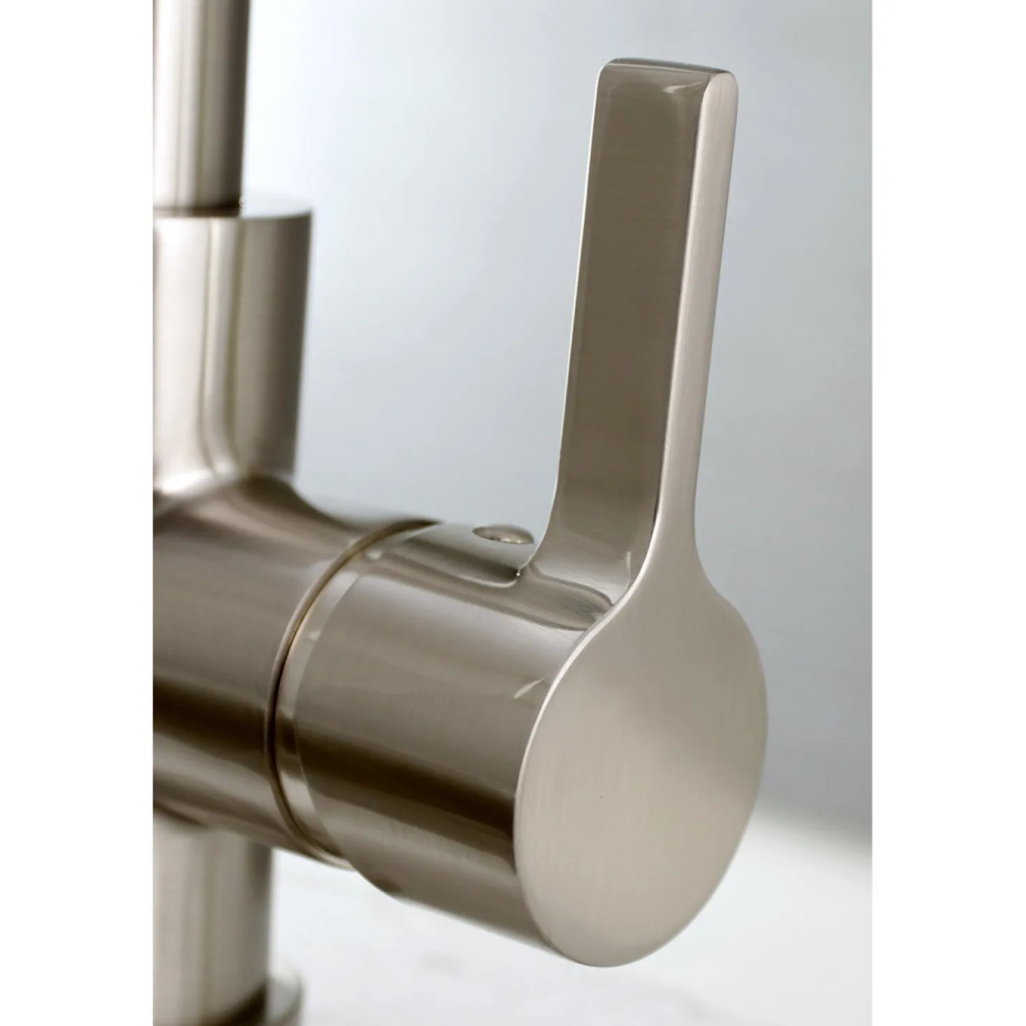 Kingston Brass Gourmetier Continental Deck Mount Single-Handle Pull-Down Kitchen Faucet