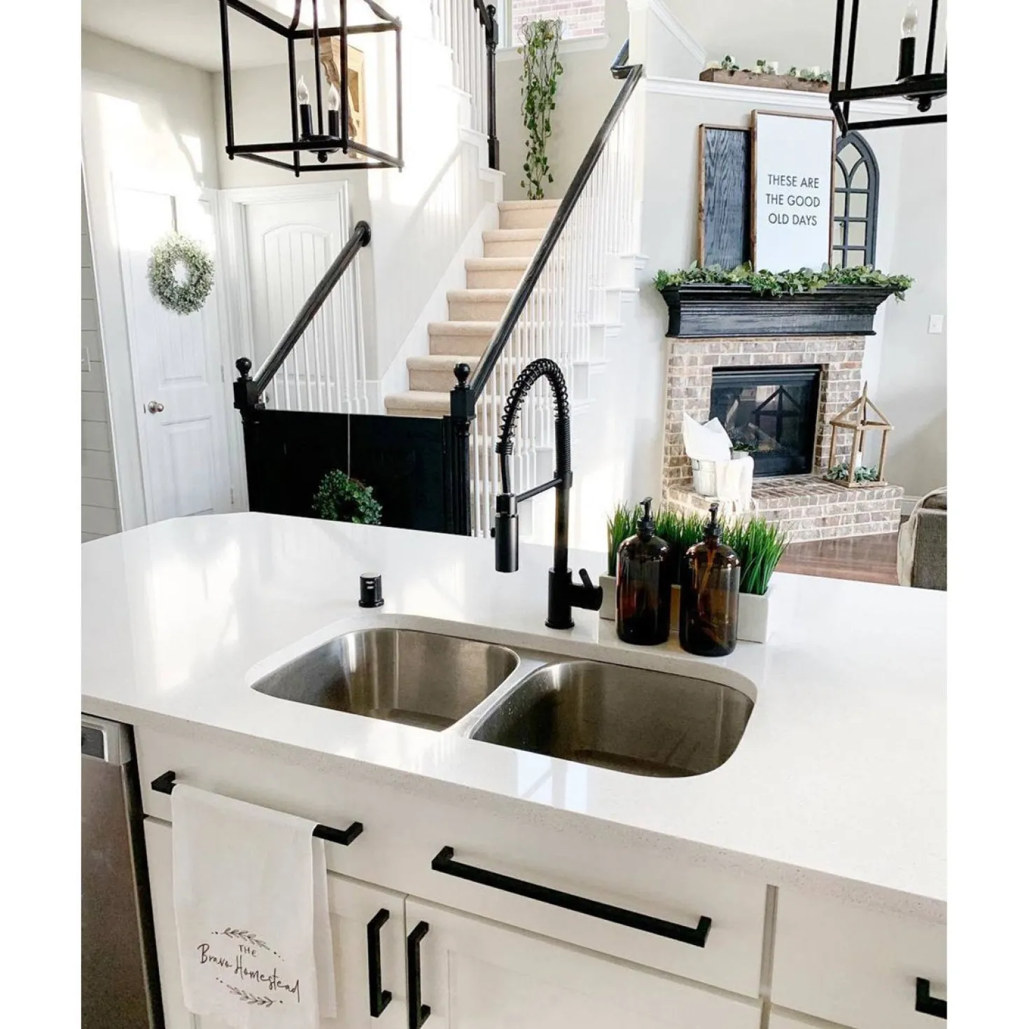 Kingston Brass Gourmetier Kaiser Deck Mount Single-Handle Pull-Down Kitchen Faucet