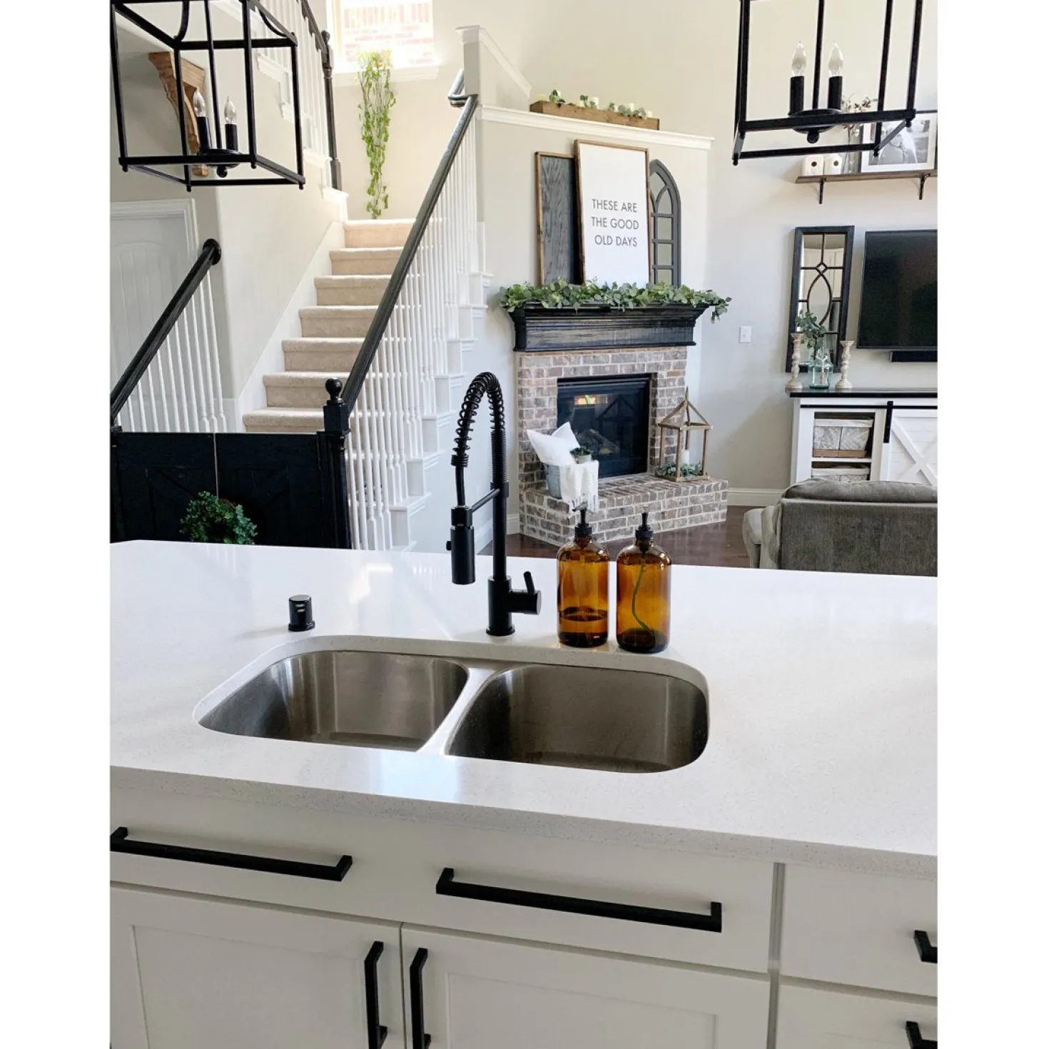 Kingston Brass Gourmetier Kaiser Deck Mount Single-Handle Pull-Down Kitchen Faucet