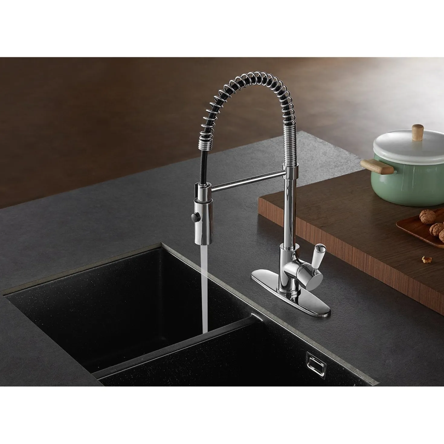Kingston Brass Gourmetier Paris Single-Handle Pull-Down Kitchen Faucet