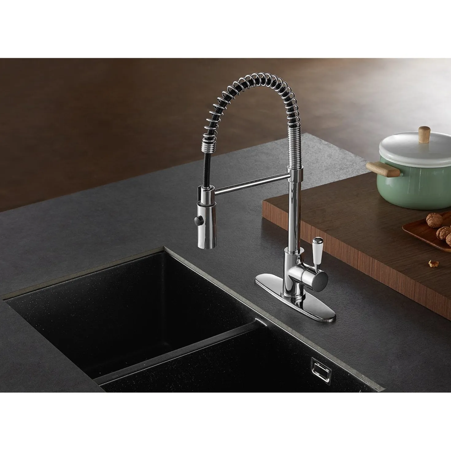 Kingston Brass Gourmetier Paris Single-Handle Pull-Down Kitchen Faucet