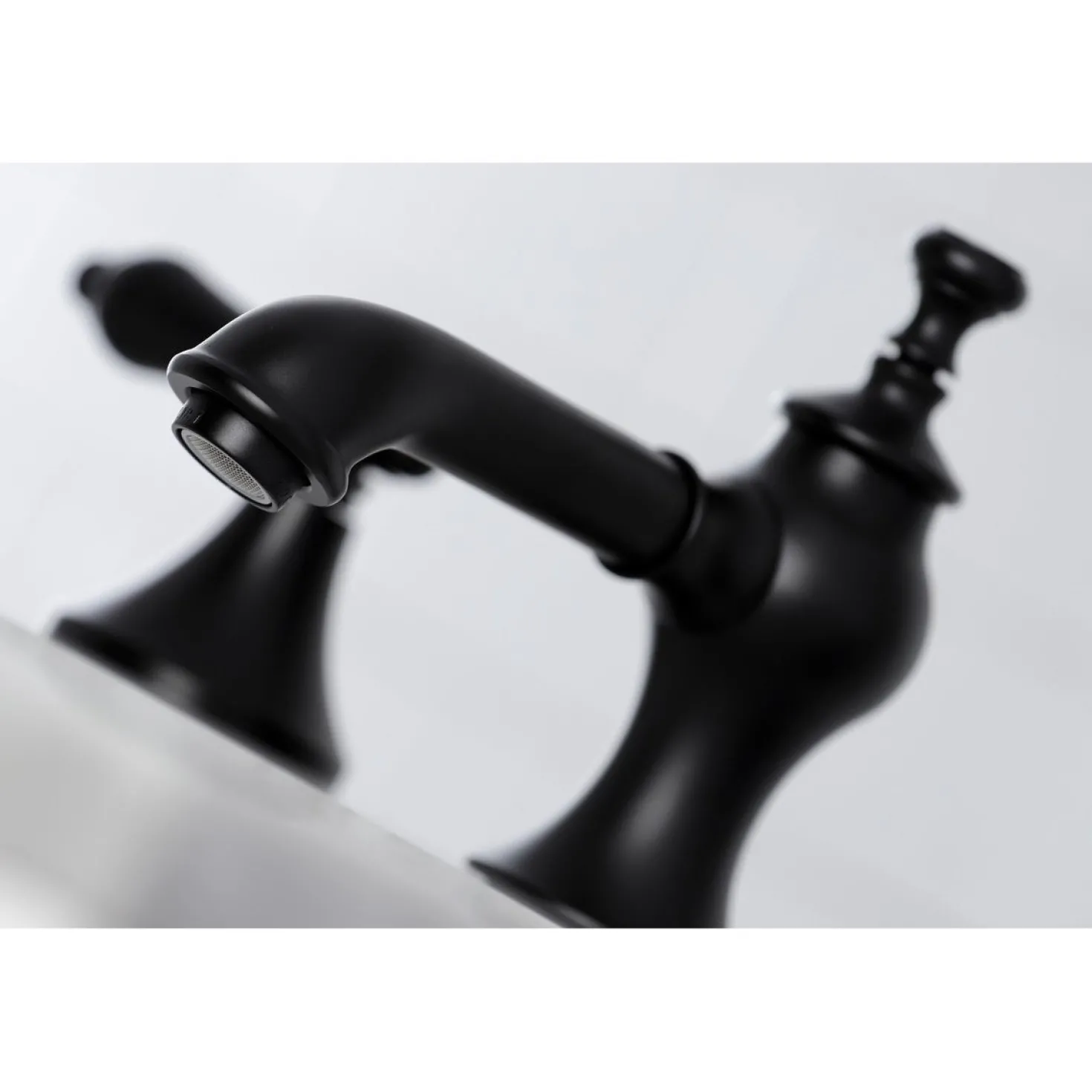 Kingston Brass Heirloom 8-Inch Widespread Bathroom Faucet