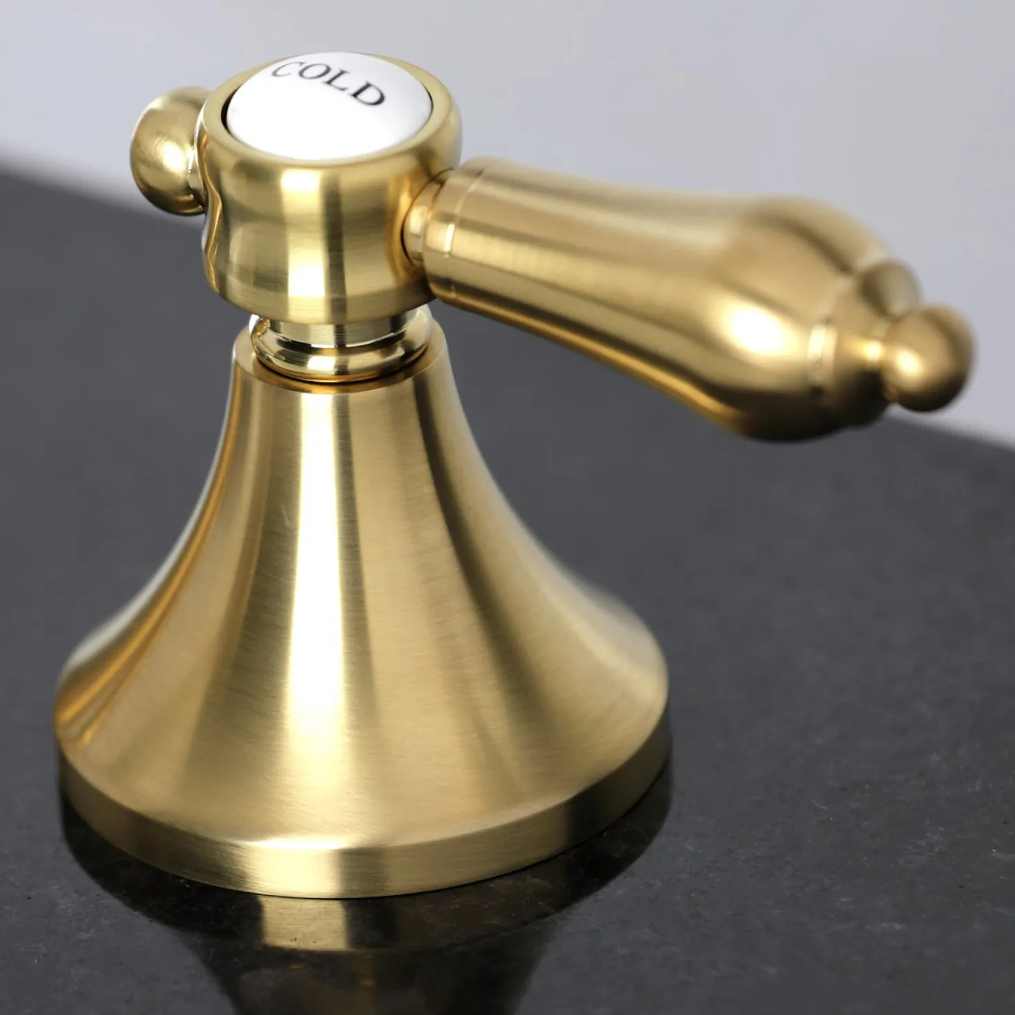 Kingston Brass Heirloom 8-Inch Widespread Bathroom Faucet