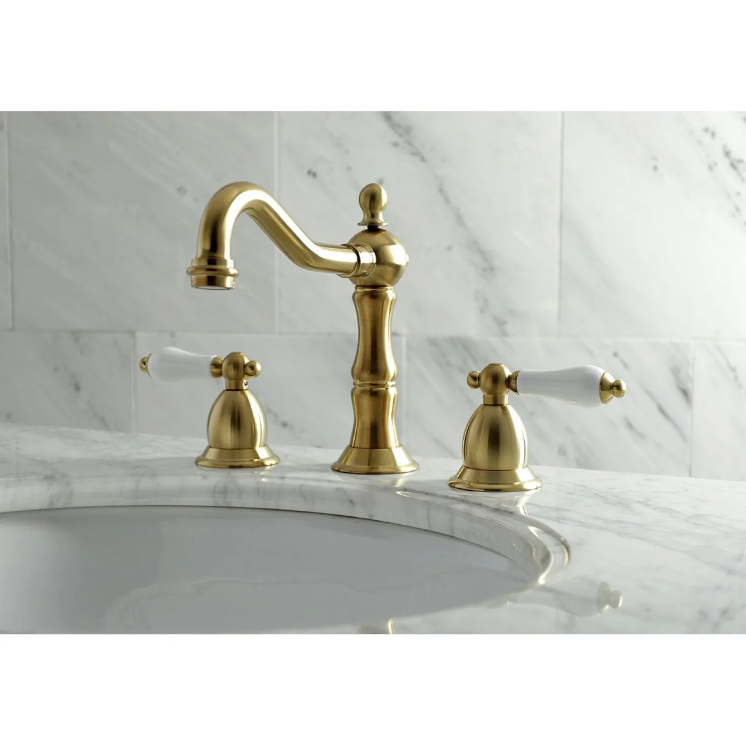Kingston Brass Heritage 2-Handle 8-Inch Widespread Bathroom Faucet