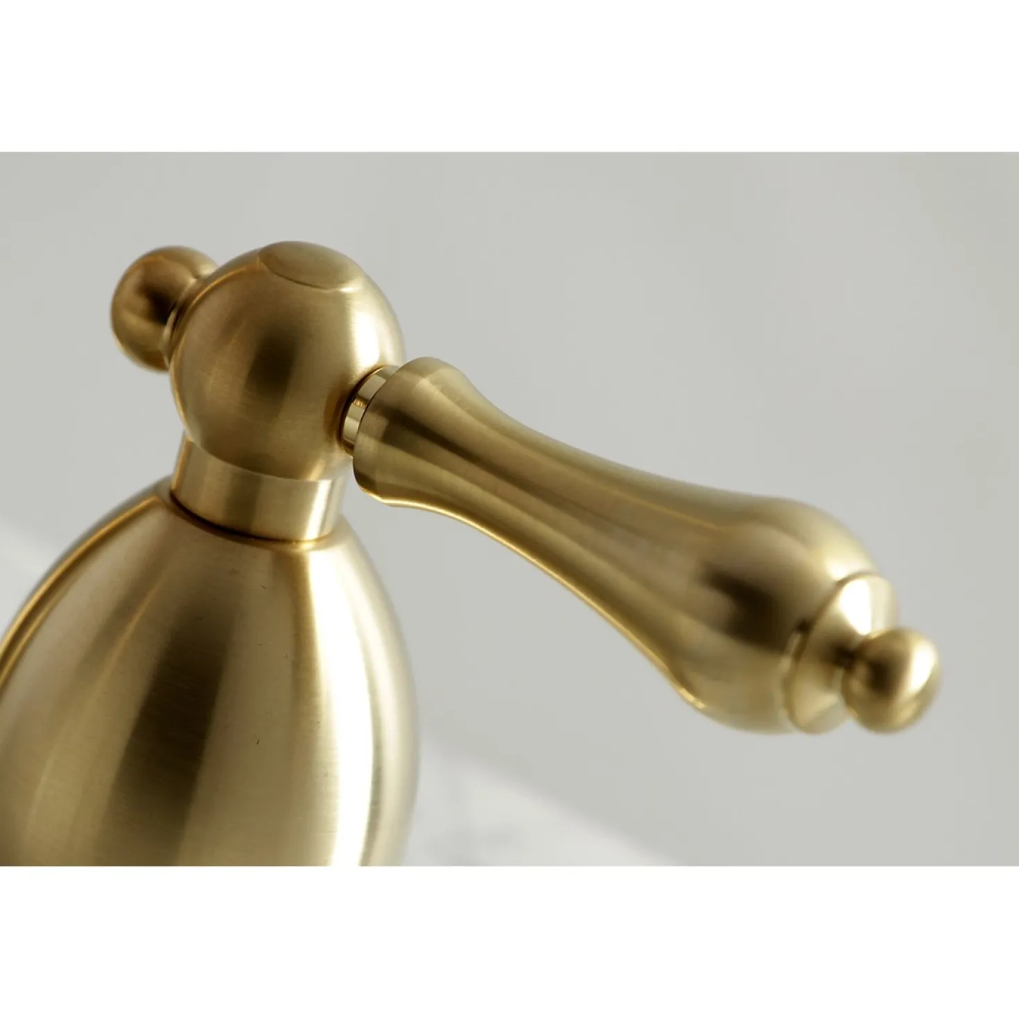 Kingston Brass Heritage 3-Hole 8" Widespread Bathroom Faucet