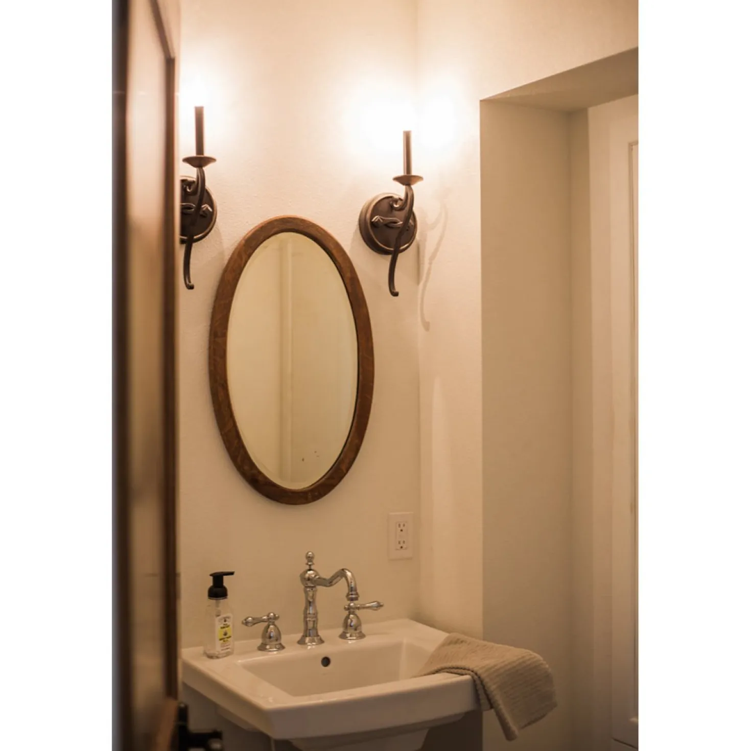 Kingston Brass Heritage 3-Hole 8" Widespread Bathroom Faucet