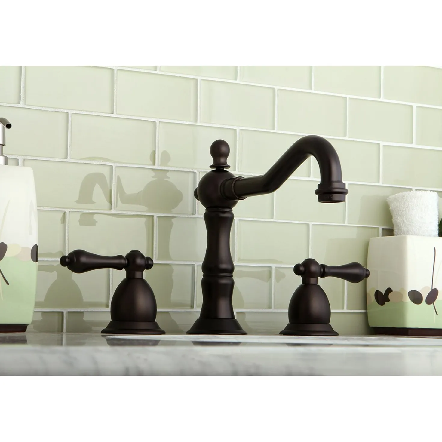 Kingston Brass Heritage 3-Hole 8" Widespread Bathroom Faucet