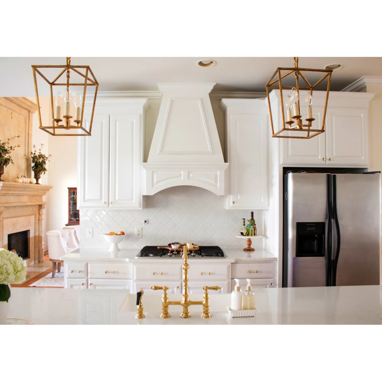 Kingston Brass Heritage 8-Inch Bridge Kitchen Faucet with Brass Sprayer