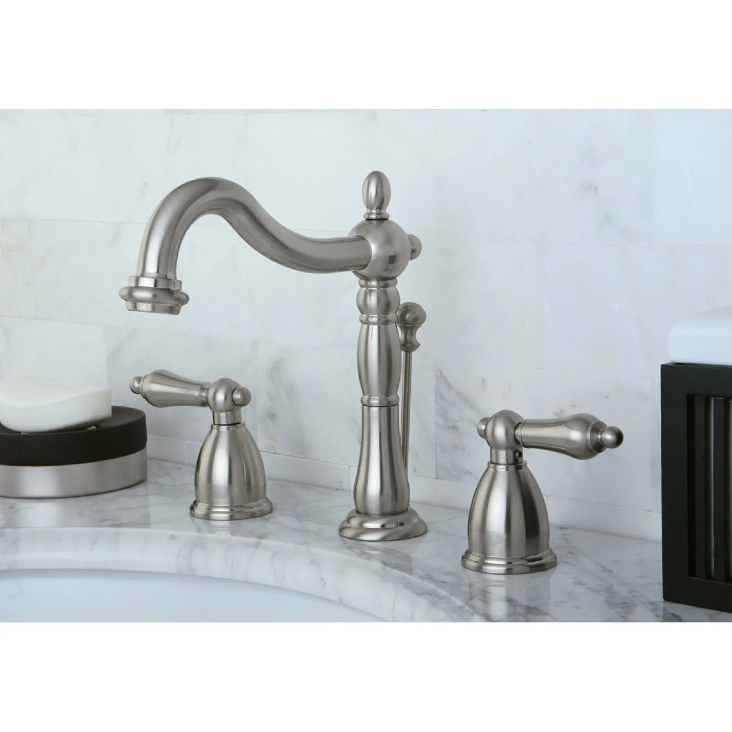 Kingston Brass Heritage 8-Inch Widespread Bathroom Faucet