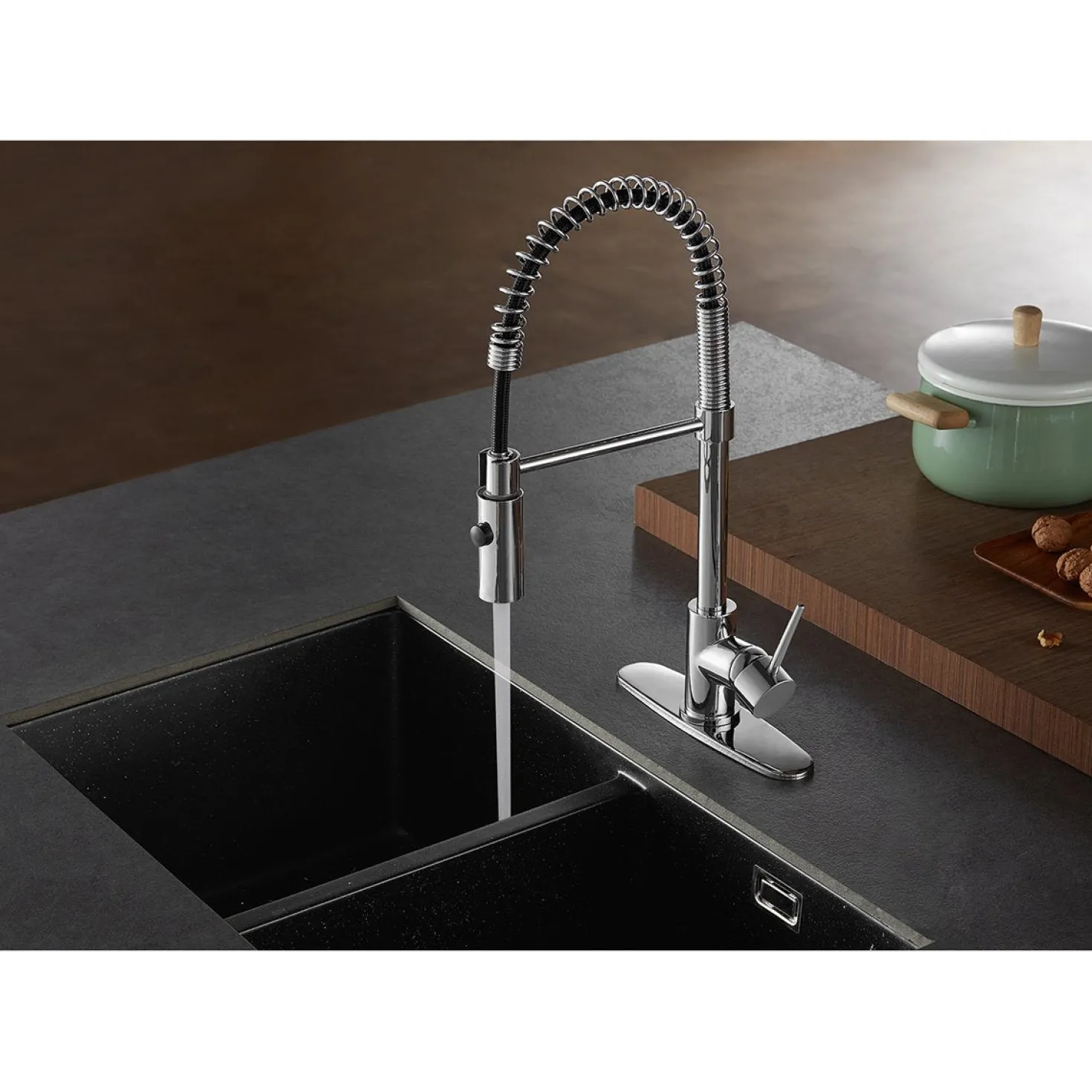 Kingston Brass New York Gourmetier Single-Handle Pull-Down Kitchen Faucet