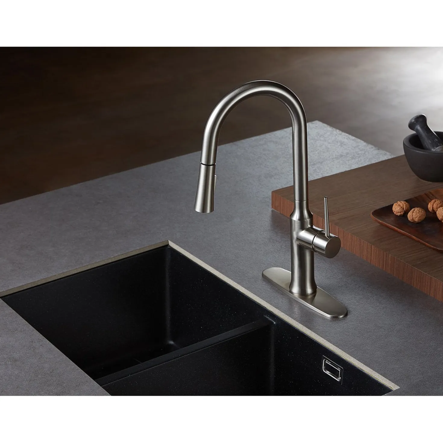 Kingston Brass New York Gourmetier Deck Mount Single-Handle Pull-Down Kitchen Faucet
