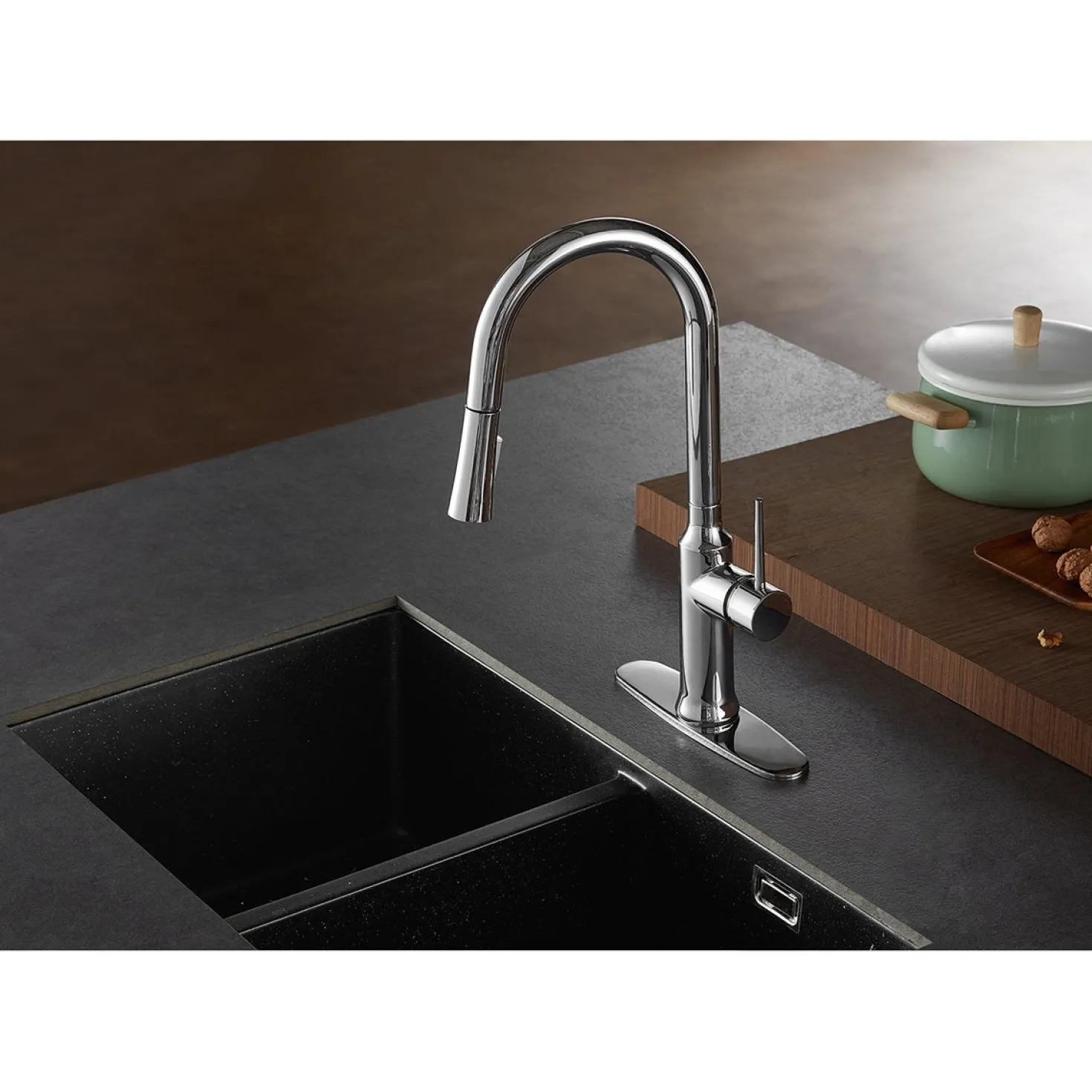Kingston Brass New York Gourmetier Deck Mount Single-Handle Pull-Down Kitchen Faucet