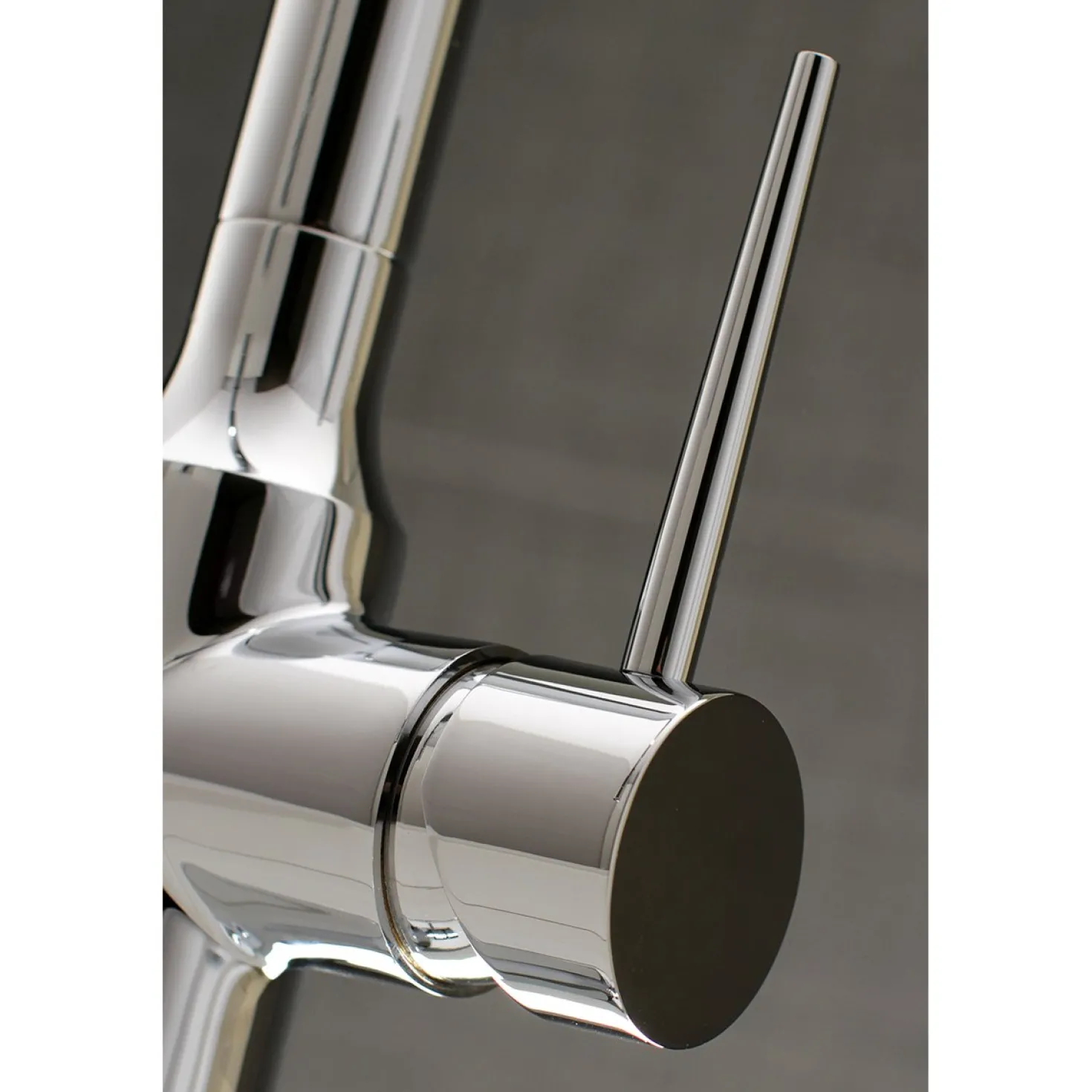 Kingston Brass New York Gourmetier Deck Mount Single-Handle Pull-Down Kitchen Faucet