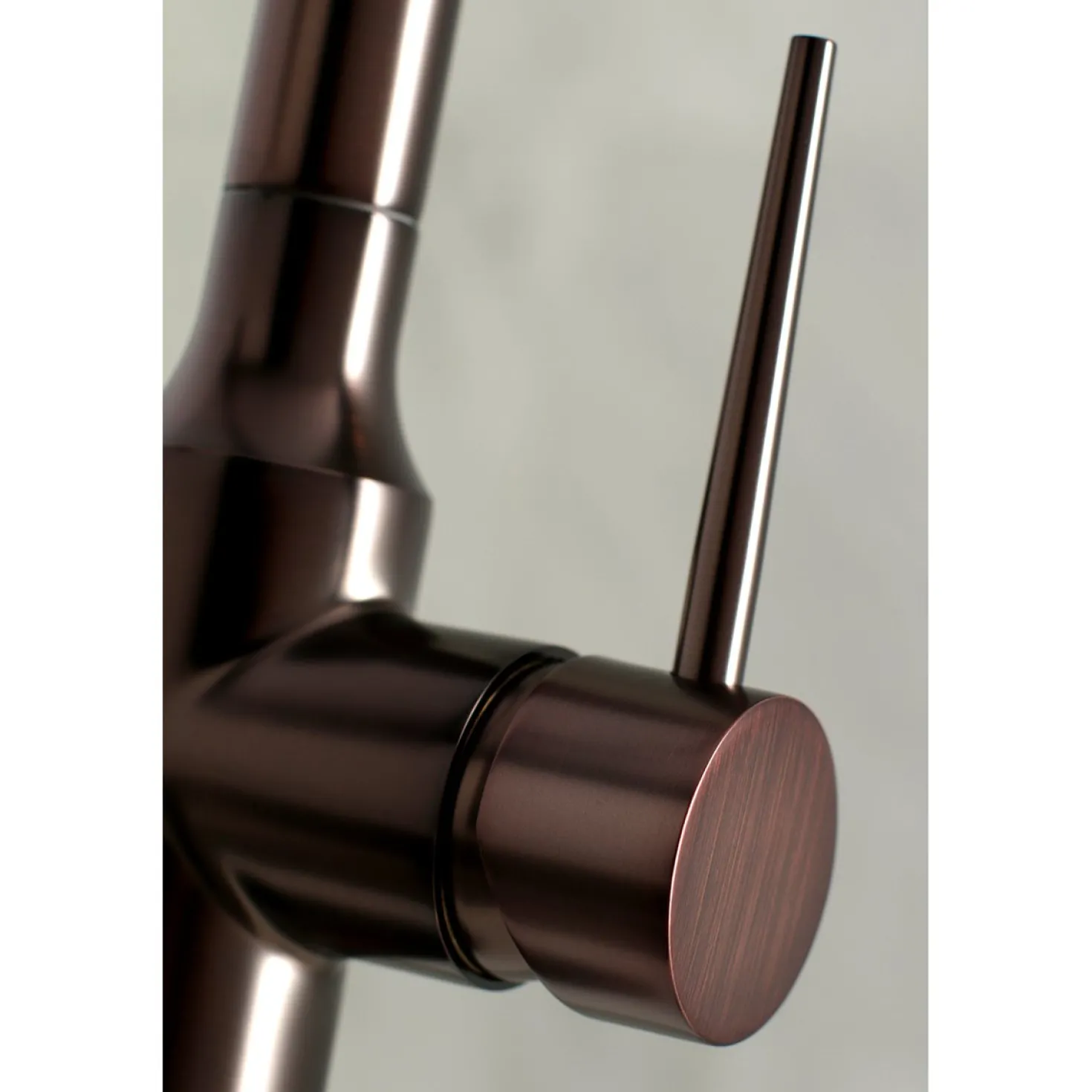 Kingston Brass New York Gourmetier Deck Mount Single-Handle Pull-Down Kitchen Faucet