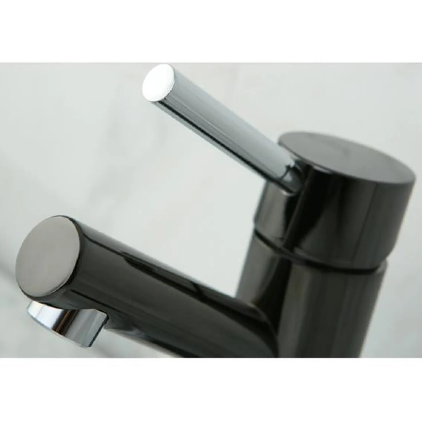 Kingston Brass Water Onyx Single Lever Lavatory Faucet with Brass Pop Up