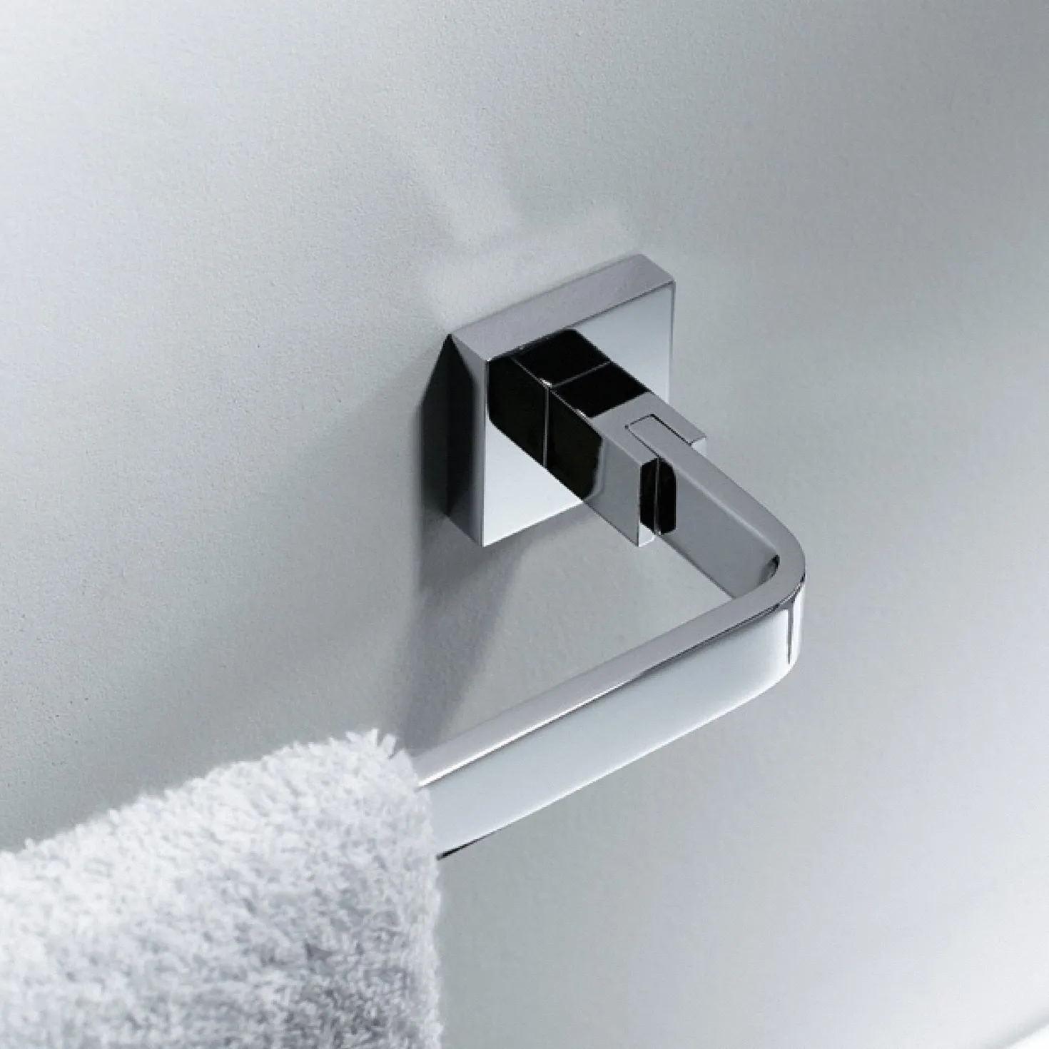 KRAUS Aura Bathroom Accessories - Towel Bar 600mm