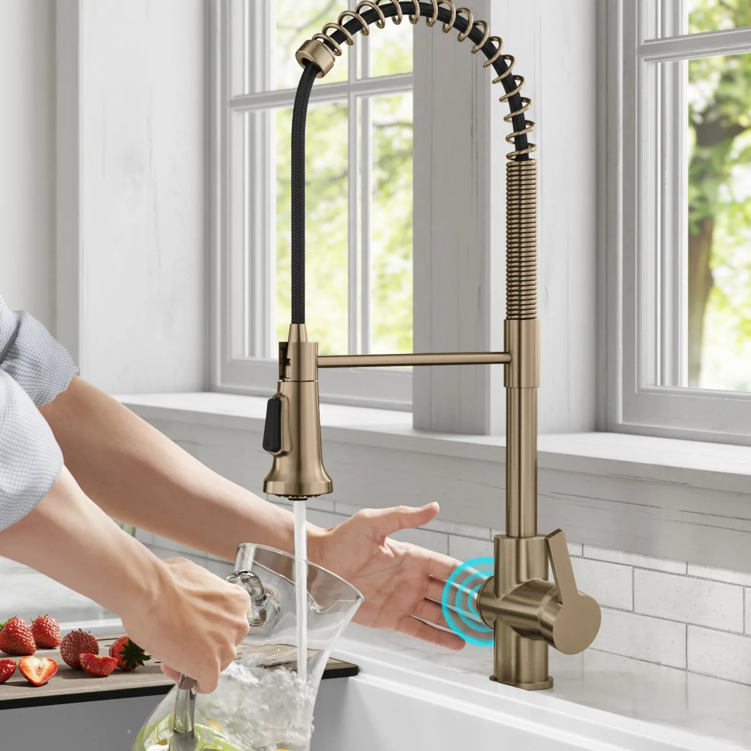 KRAUS Britt Touchless Pull-Down Single Handle Faucet in Spot Free Antique Champagne Bronze