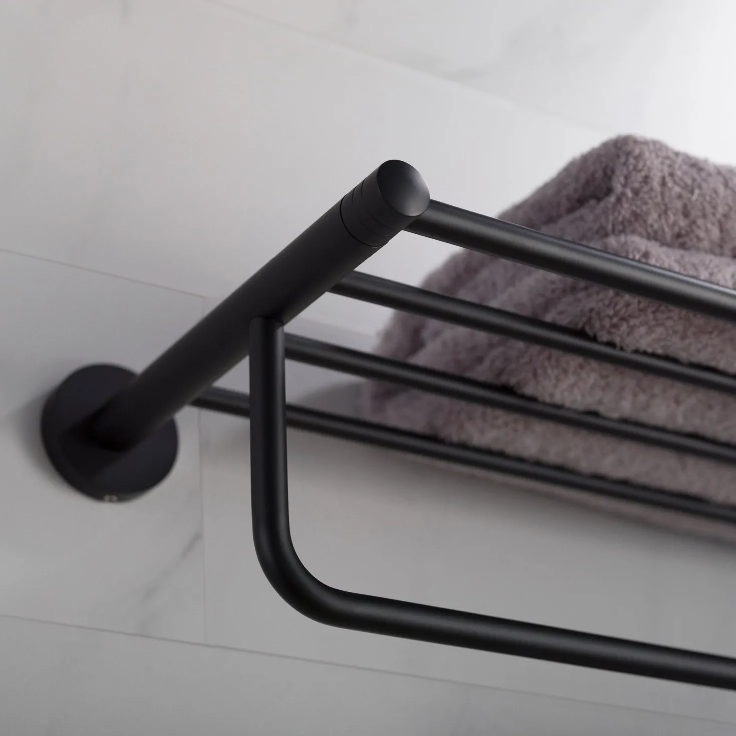 KRAUS Elie Bathroom Shelf with Towel Bar