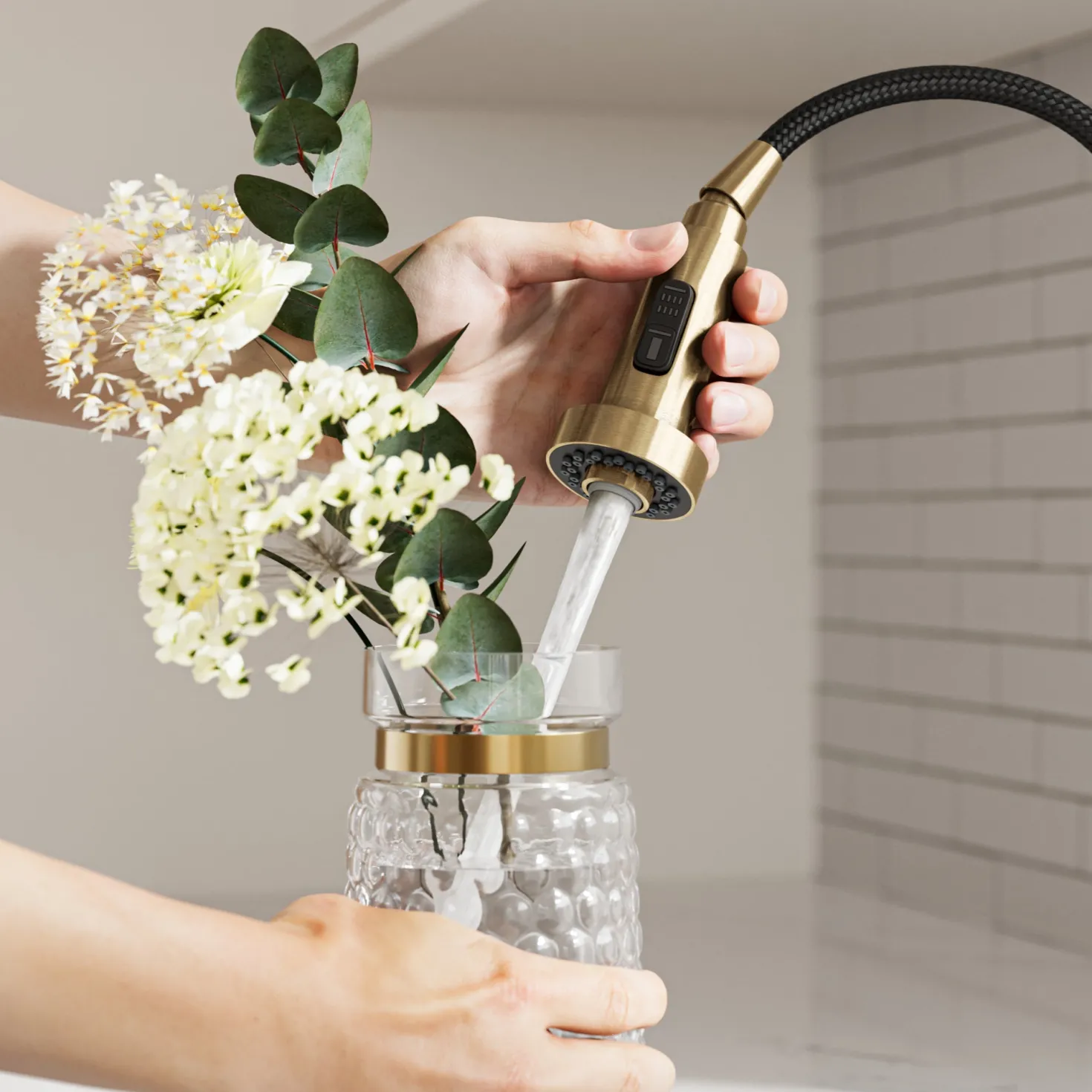 KRAUS 2-Function Single Handle Pull Down Kitchen Faucet in Spot-Free Brushed Brass