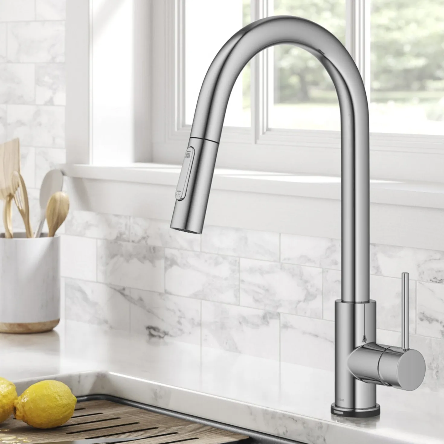 KRAUS Oletto Contemporary Single-Handle Touch Activated with Pull Down Sprayer in Chrome
