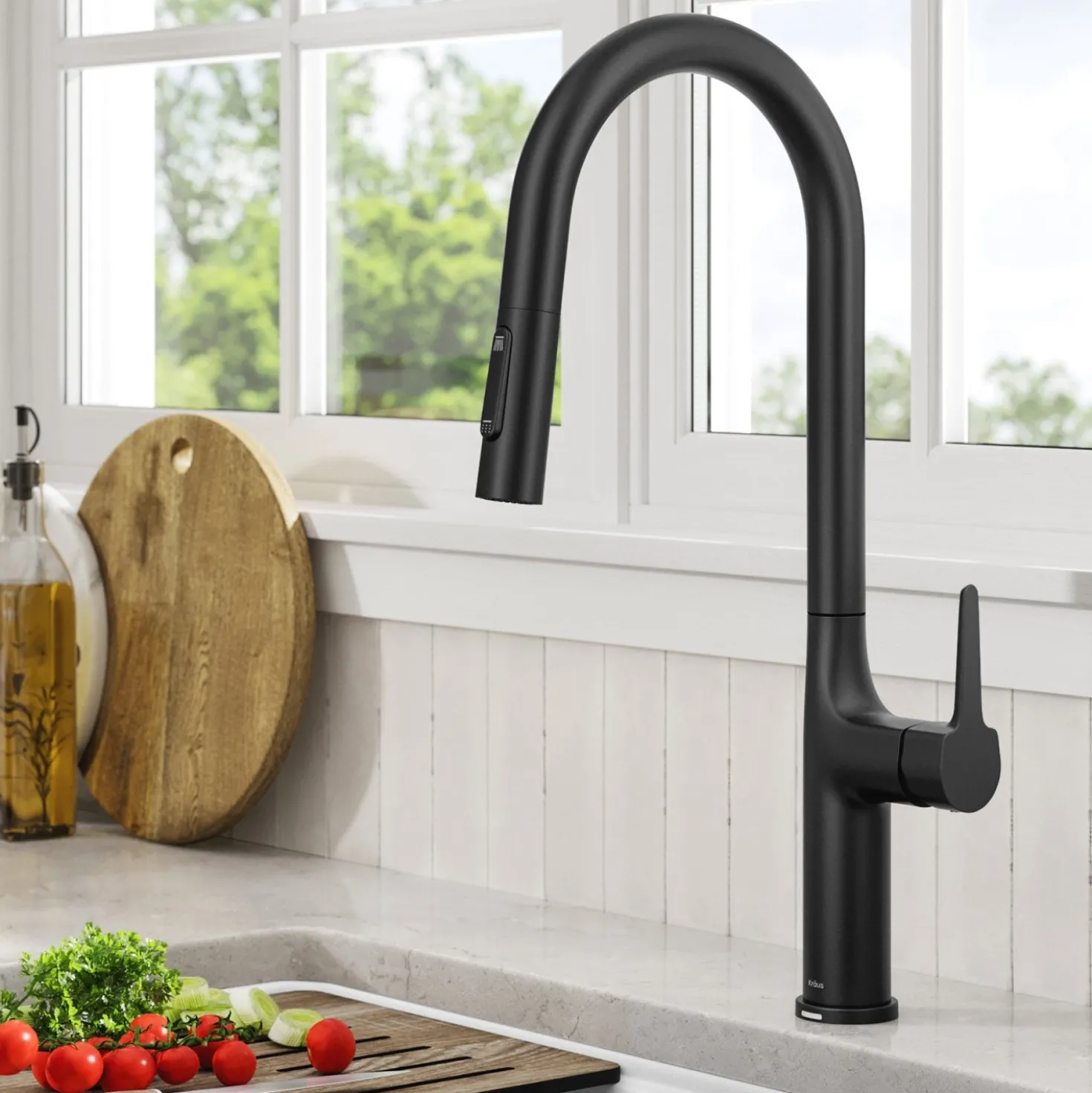 KRAUS Oletto Tall Modern Single-Handle Touch Activated with Pull Down Sprayer in Matte Black
