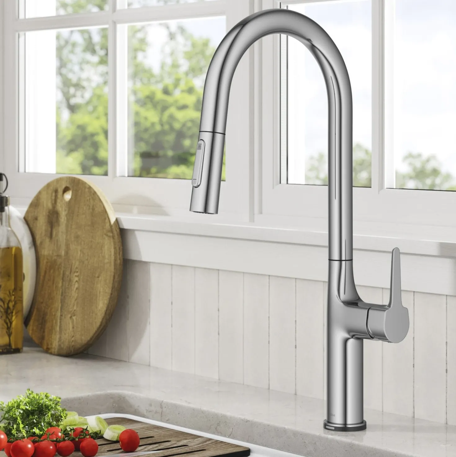 KRAUS Oletto Tall Modern Single-Handle Touch Activated with Pull Down Sprayer in Chrome